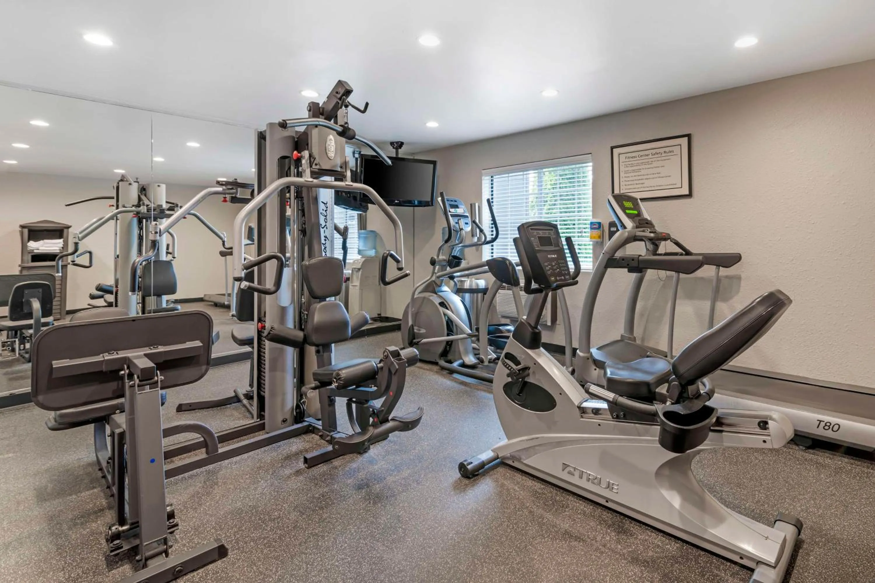 Fitness centre/facilities in Best Western York Inn