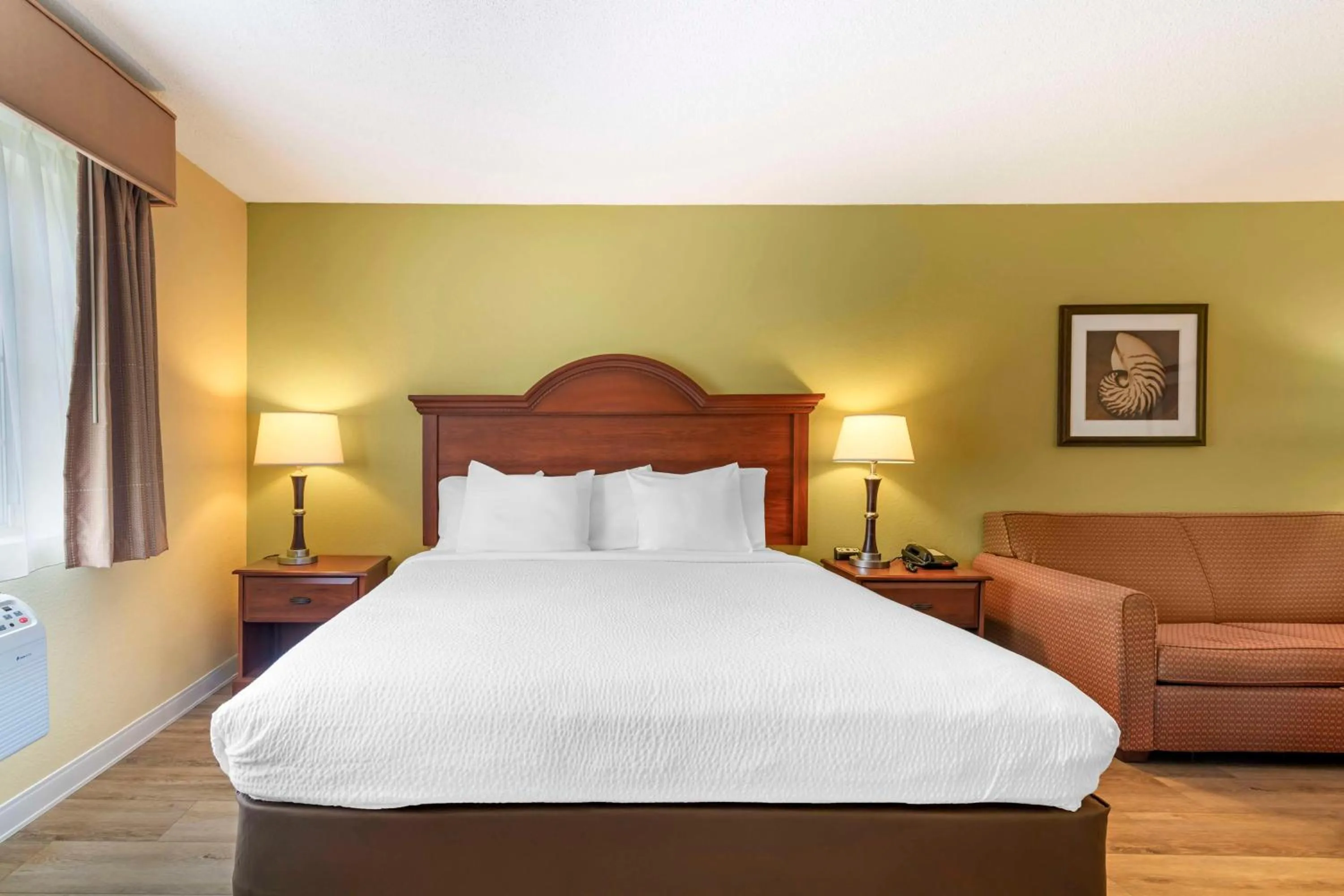 Bedroom, Bed in Best Western York Inn