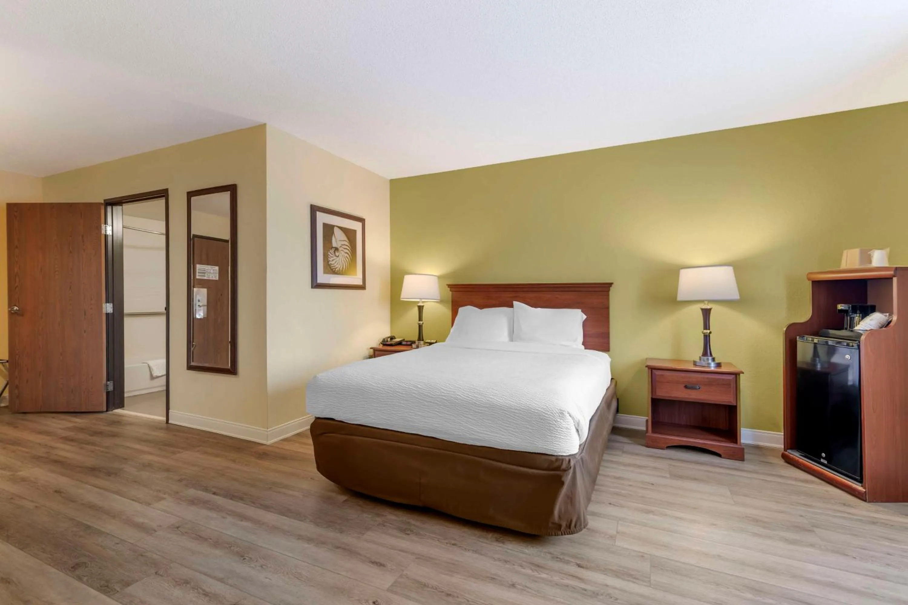 Bedroom, Bed in Best Western York Inn