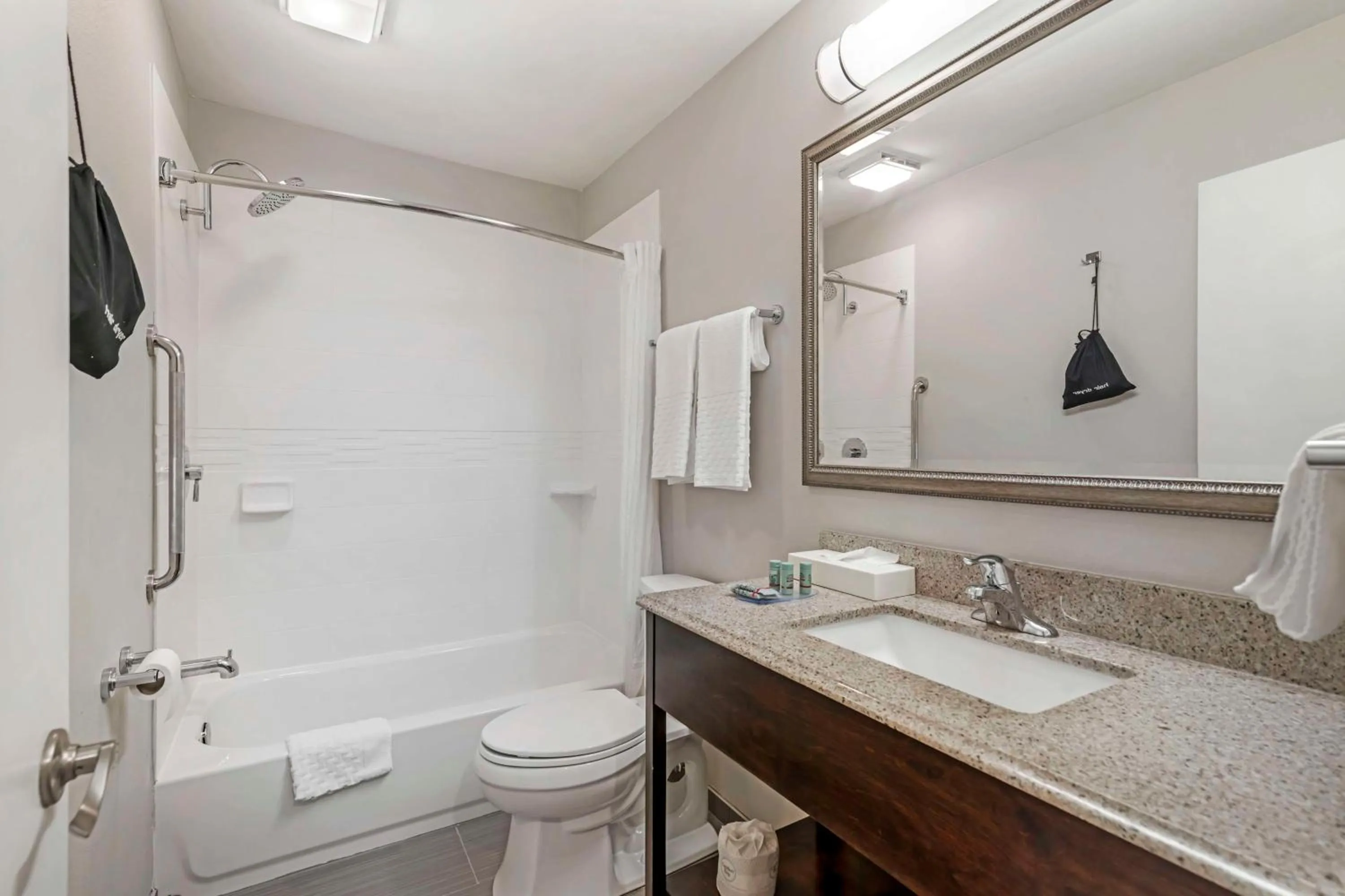 Bathroom in Best Western York Inn