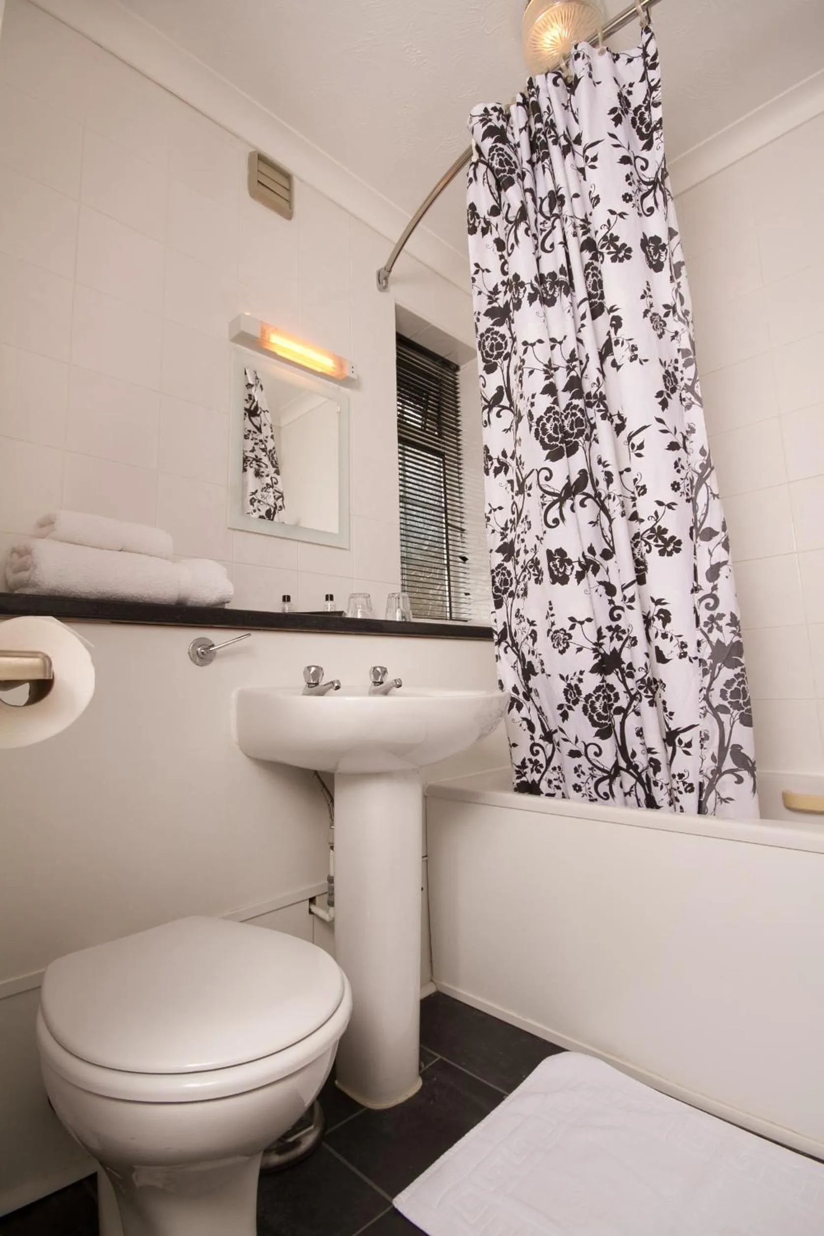 Bathroom in Travelrest Fareham Solent Gateway