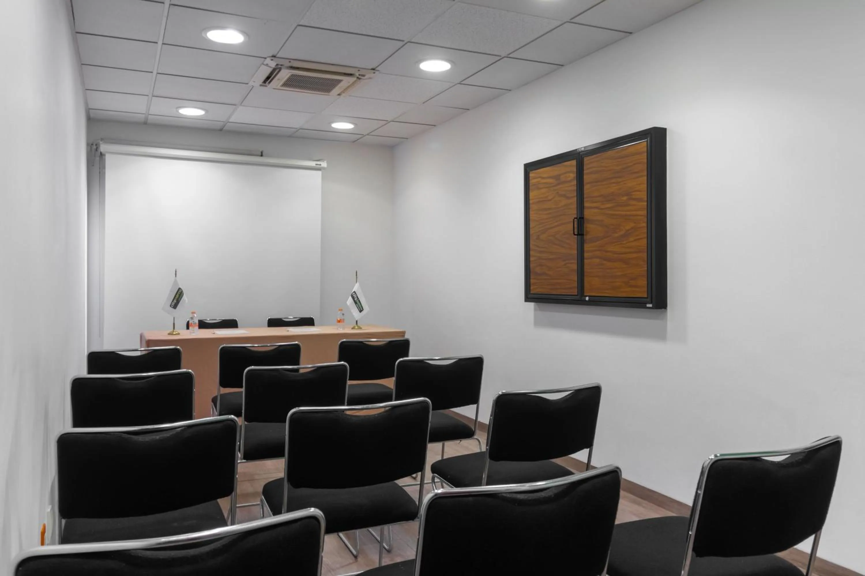 Meeting/conference room in City Express Junior by Marriott Tuxtla Gutierrez Poliforum
