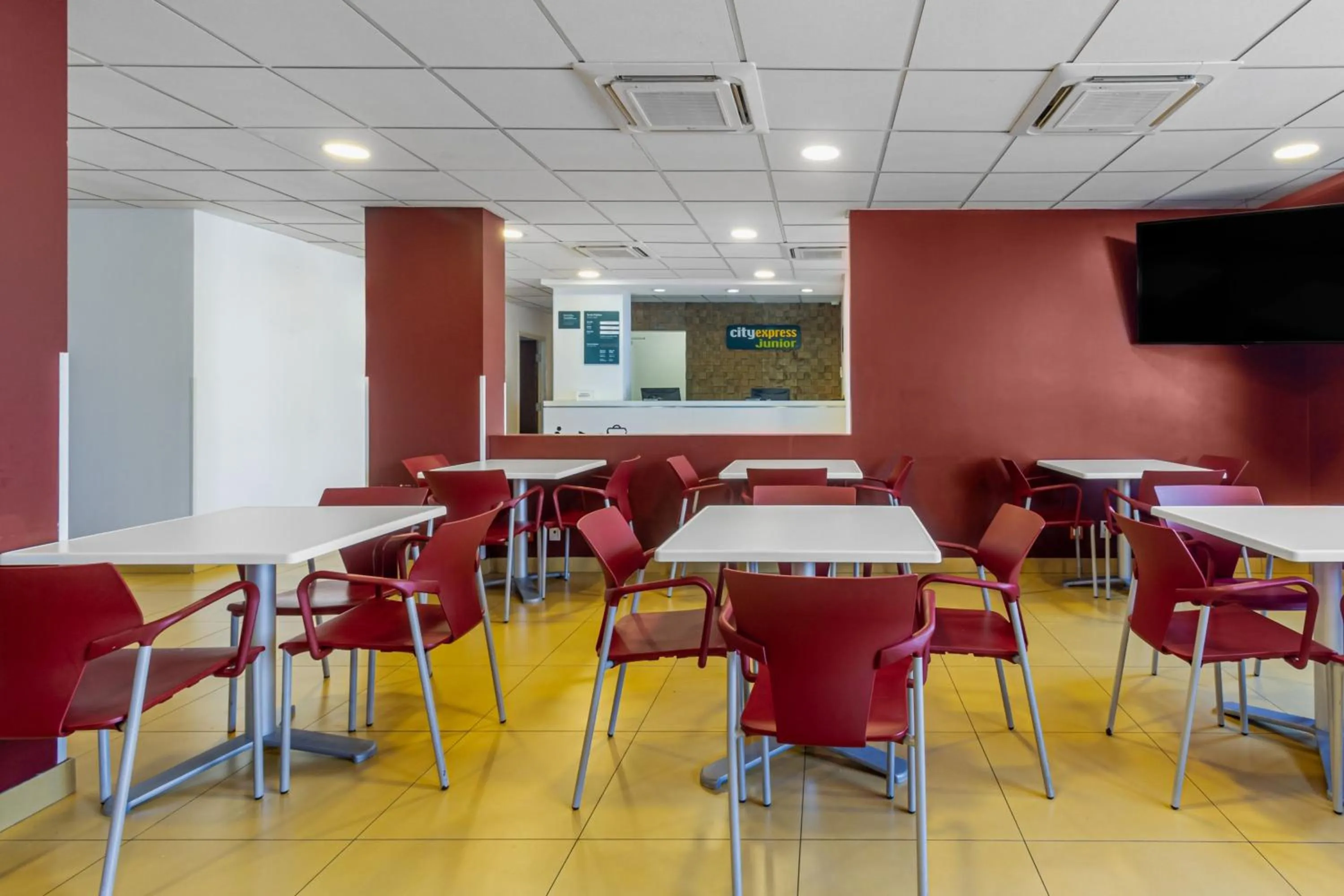 Breakfast in City Express Junior by Marriott Tuxtla Gutierrez Poliforum