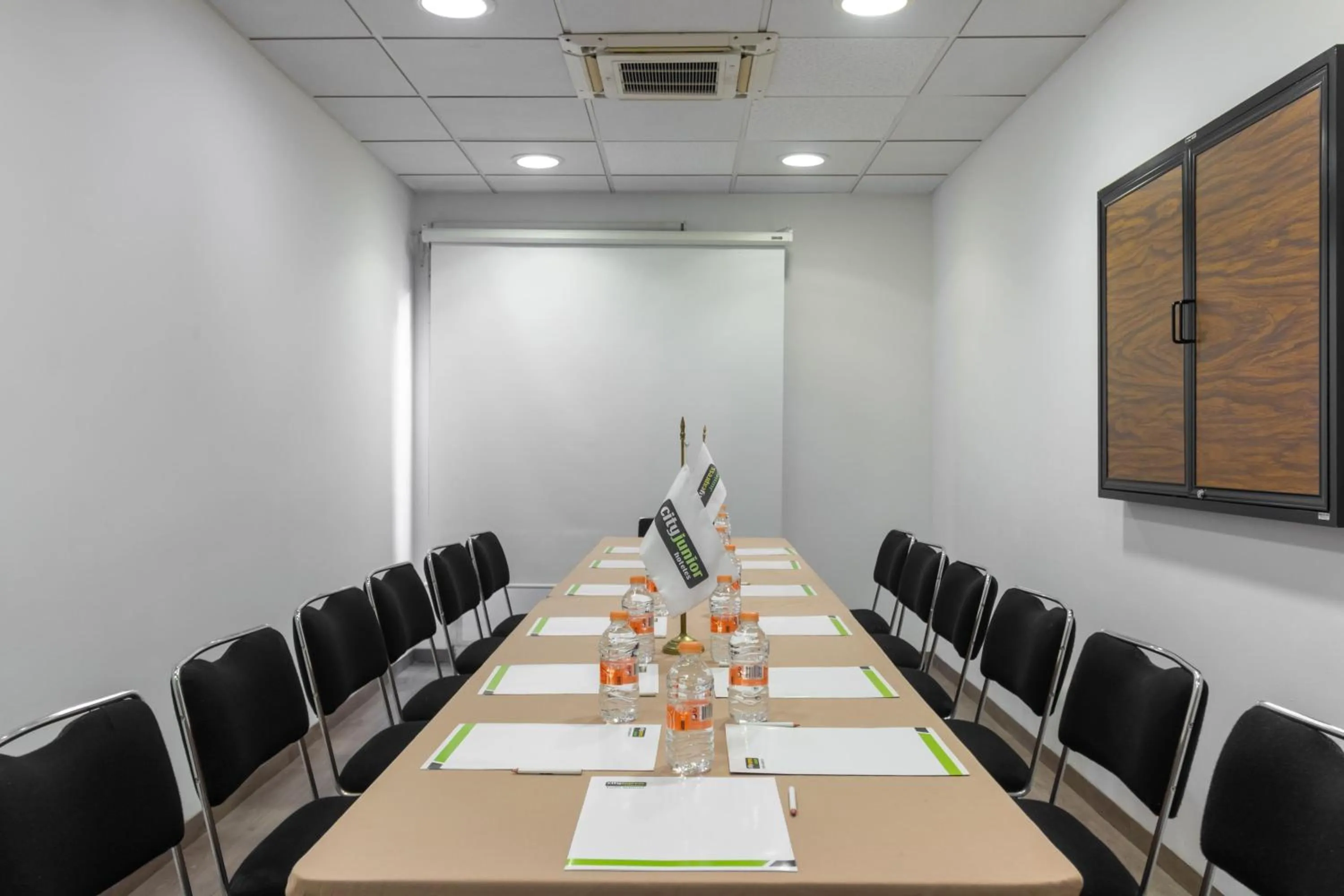 Meeting/conference room in City Express Junior by Marriott Tuxtla Gutierrez Poliforum
