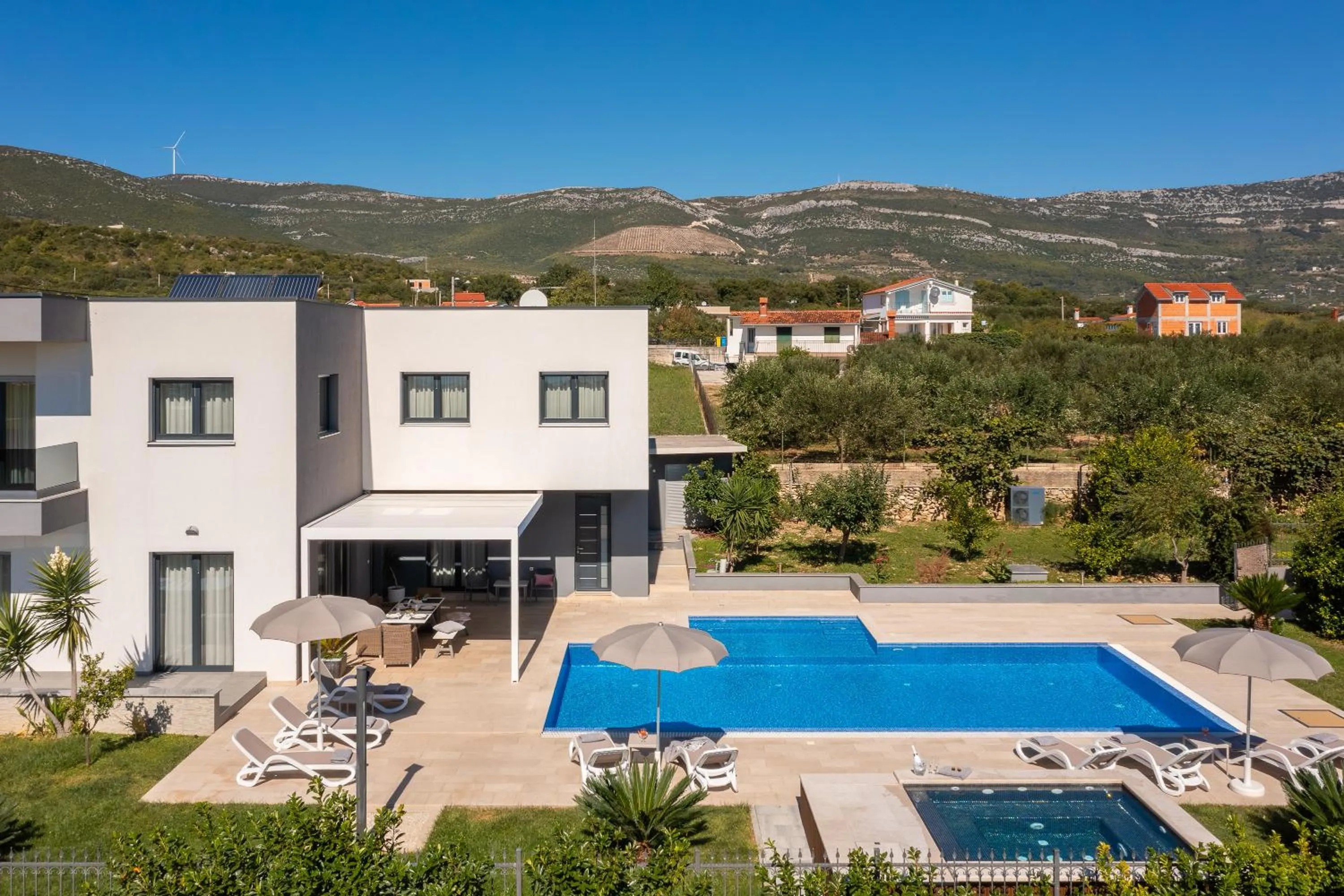 Property building in Villa Castello