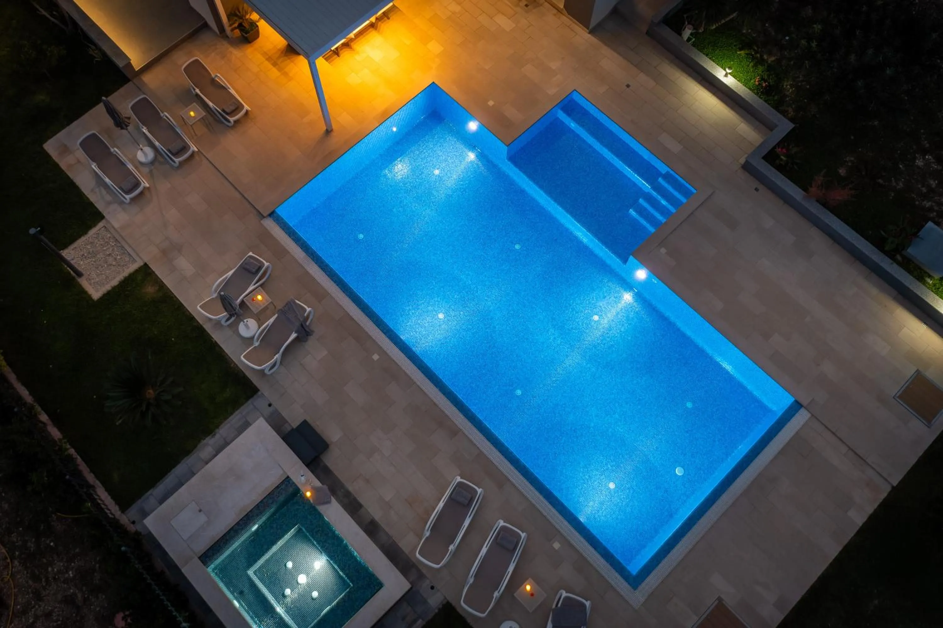Pool view in Villa Castello