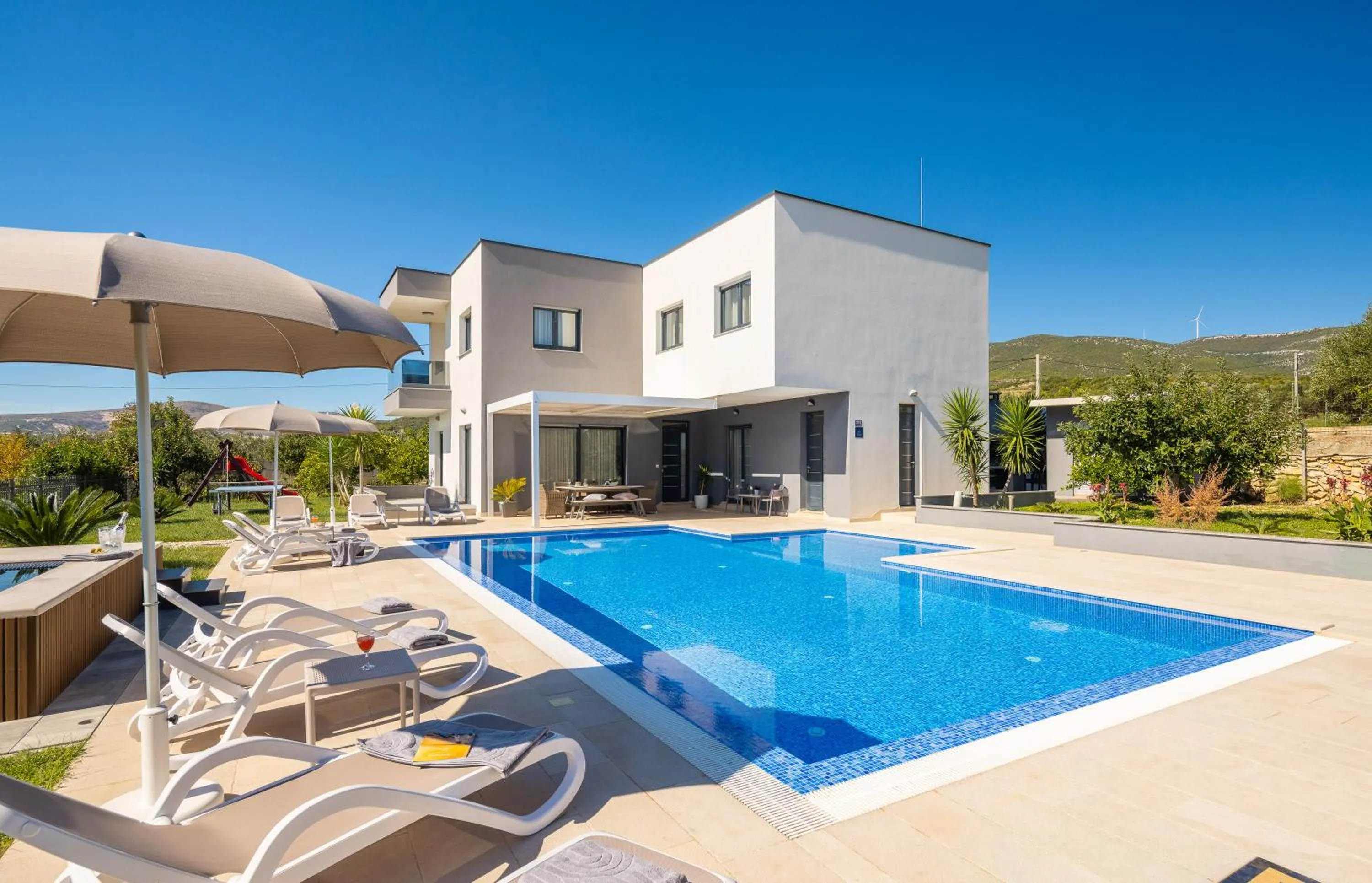 Property building in Villa Castello