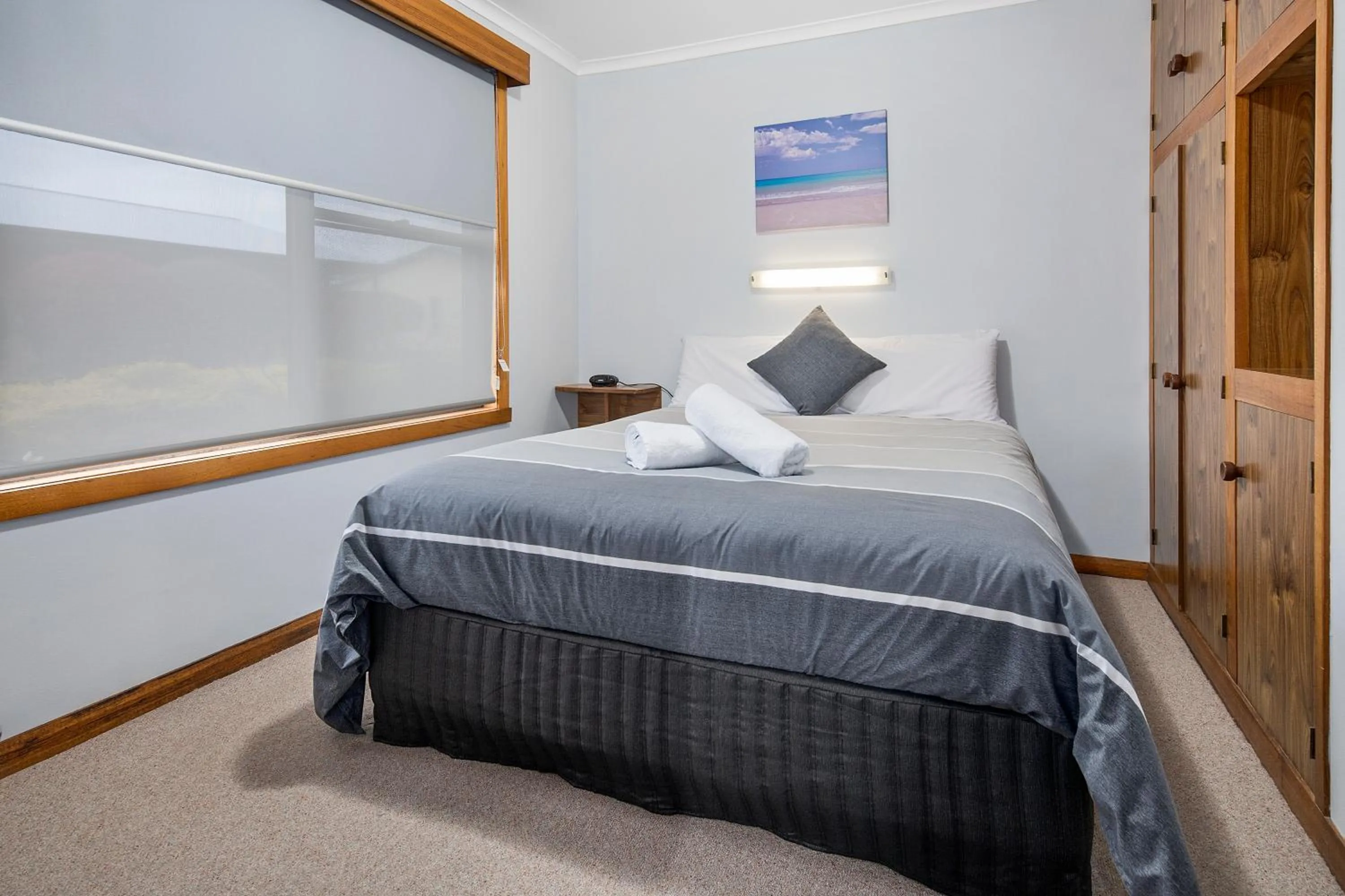 Bedroom, Bed in Marsden Court Apartments
