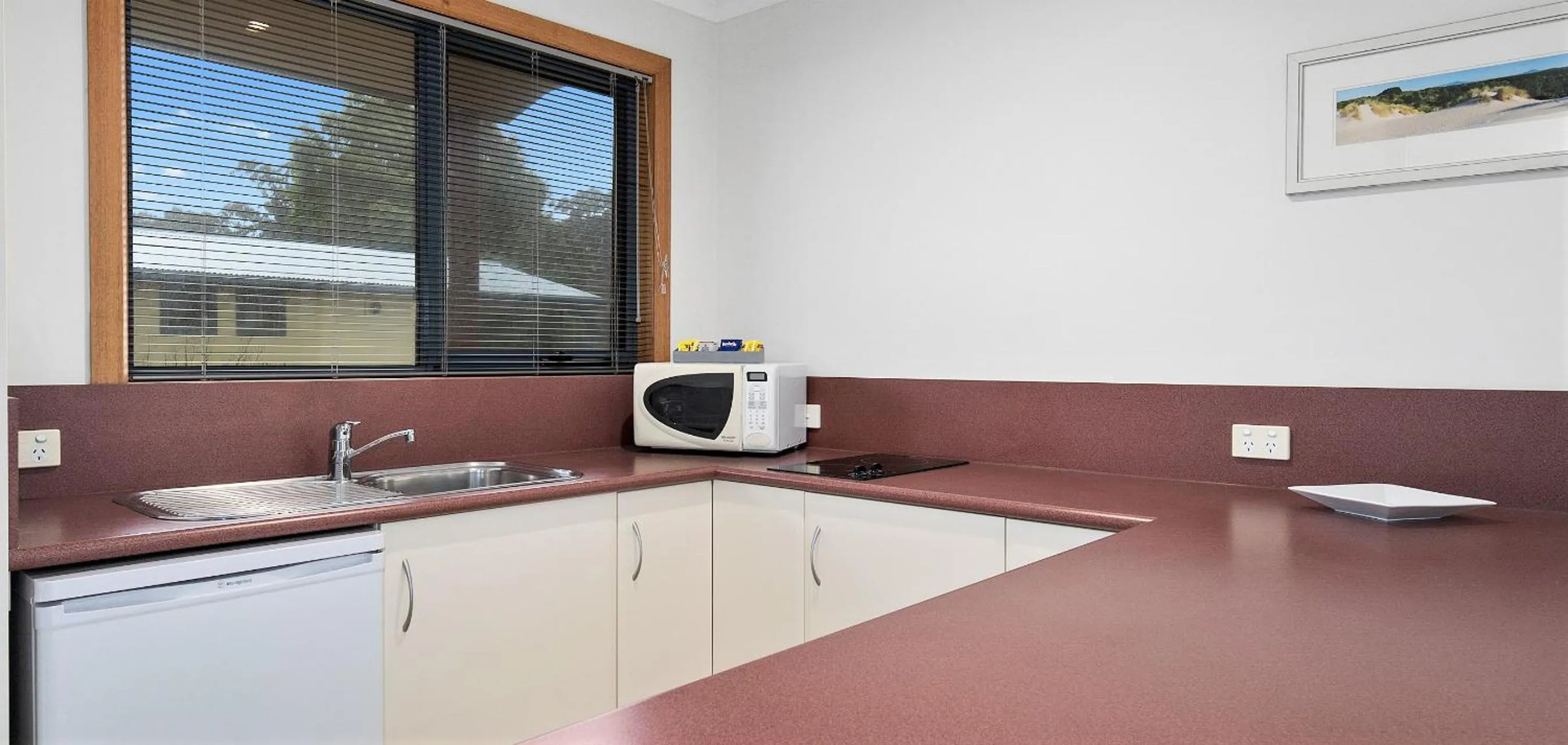 Kitchen or kitchenette in Marsden Court Apartments