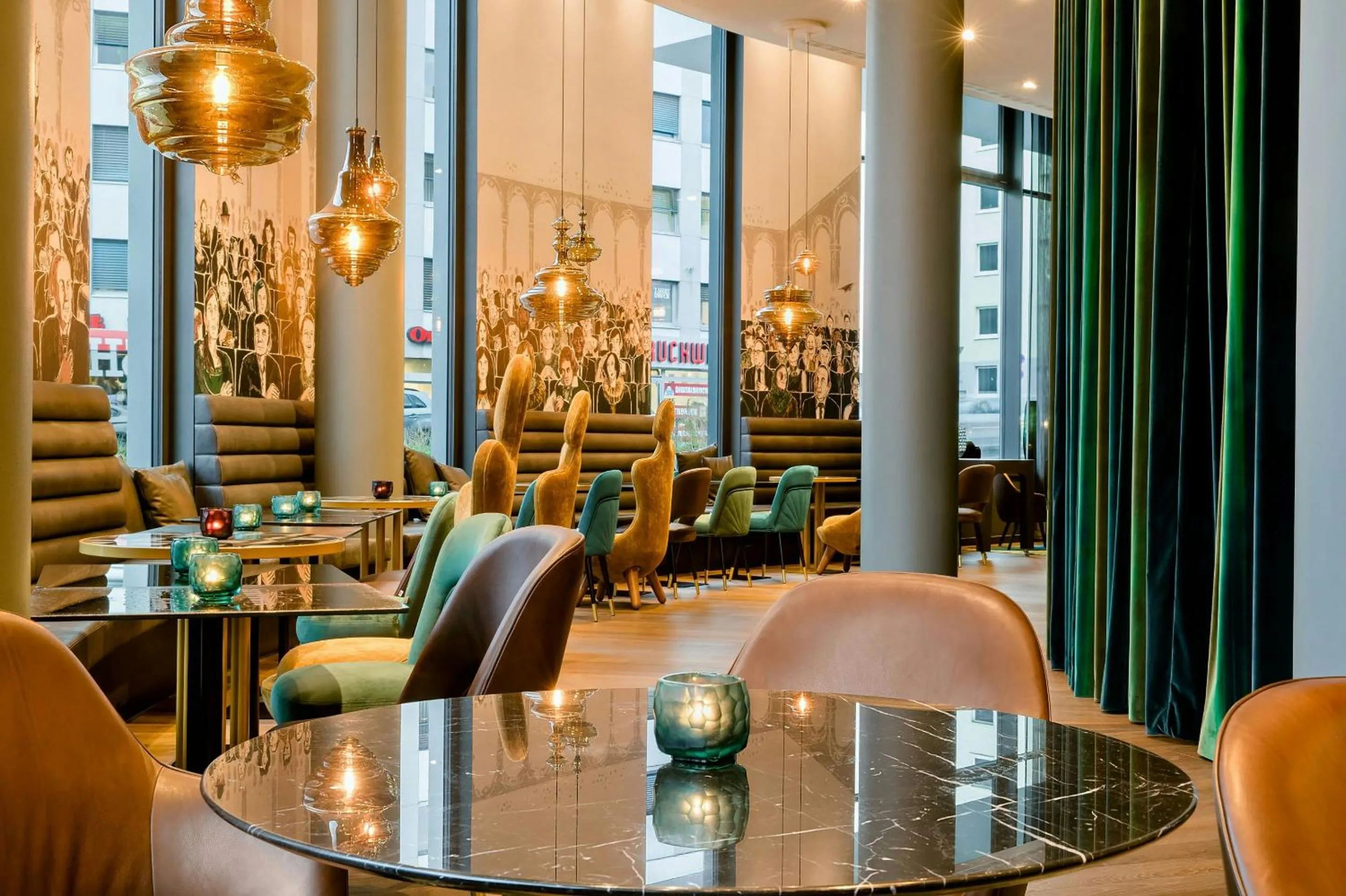 Lounge or bar in Motel One Bonn-Beethoven