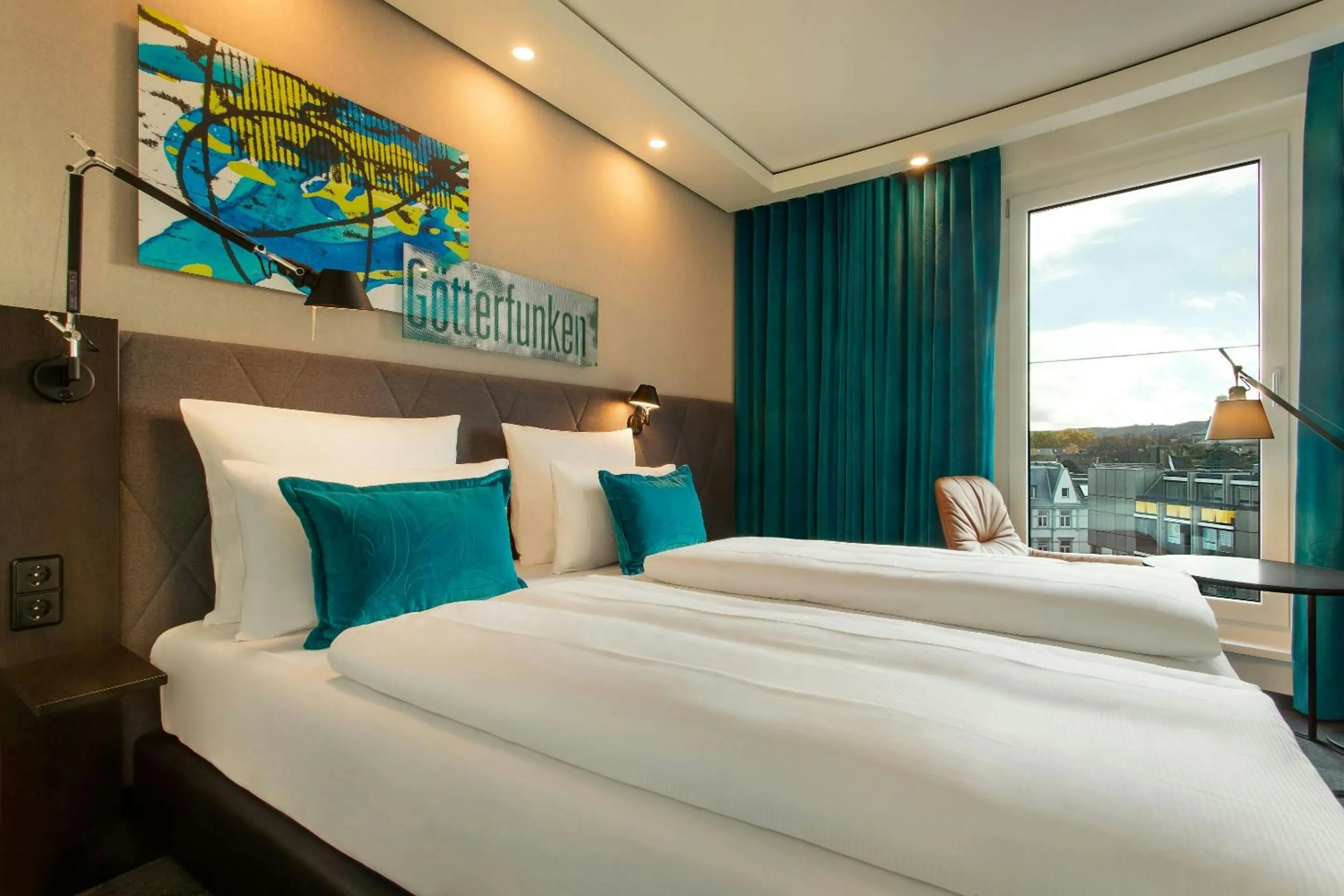 Photo of the whole room, Bed in Motel One Bonn-Beethoven