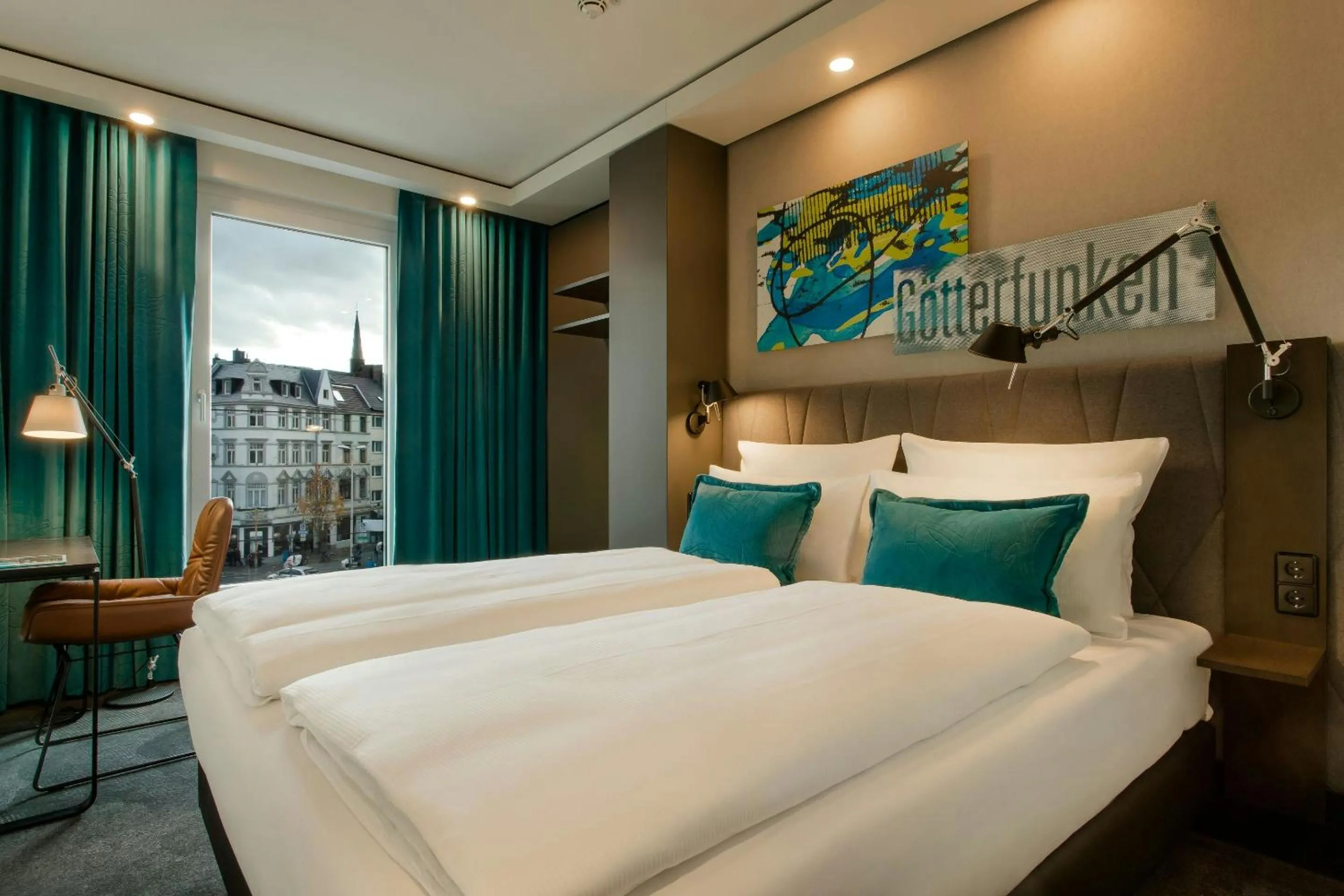 Photo of the whole room, Bed in Motel One Bonn-Beethoven