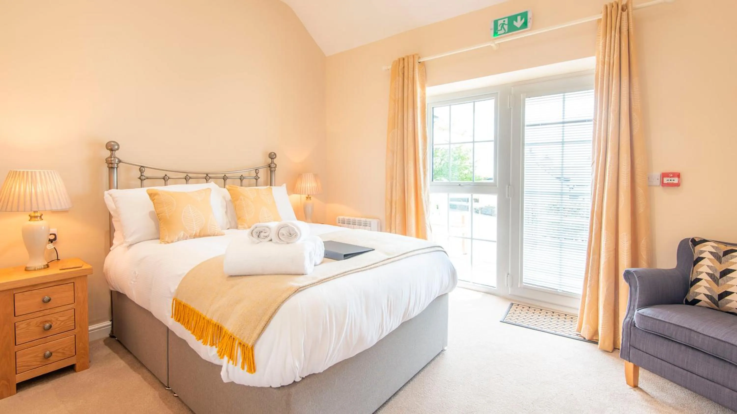 Bed in Lastra Farm Hotel