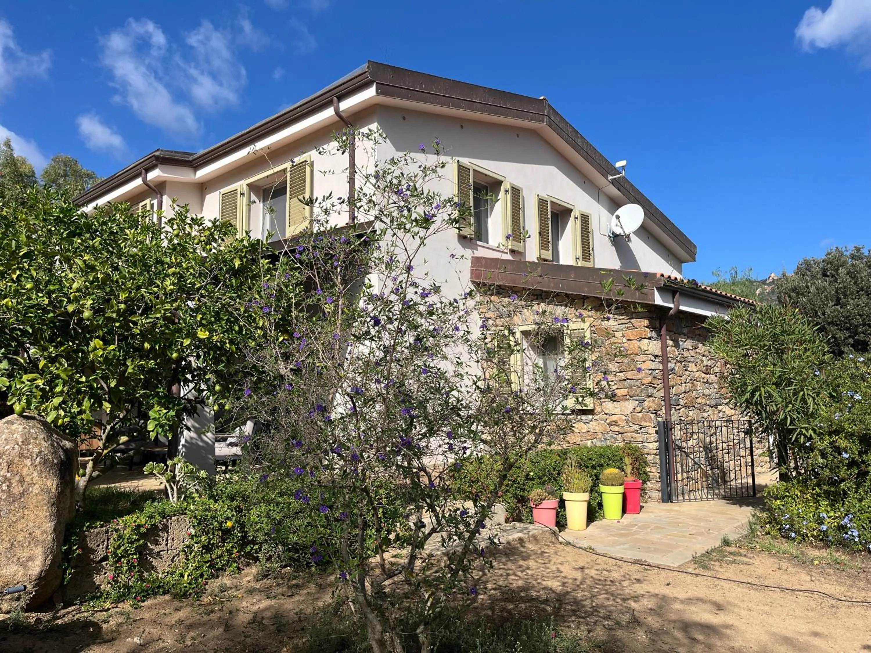 Property building in Rossofiore