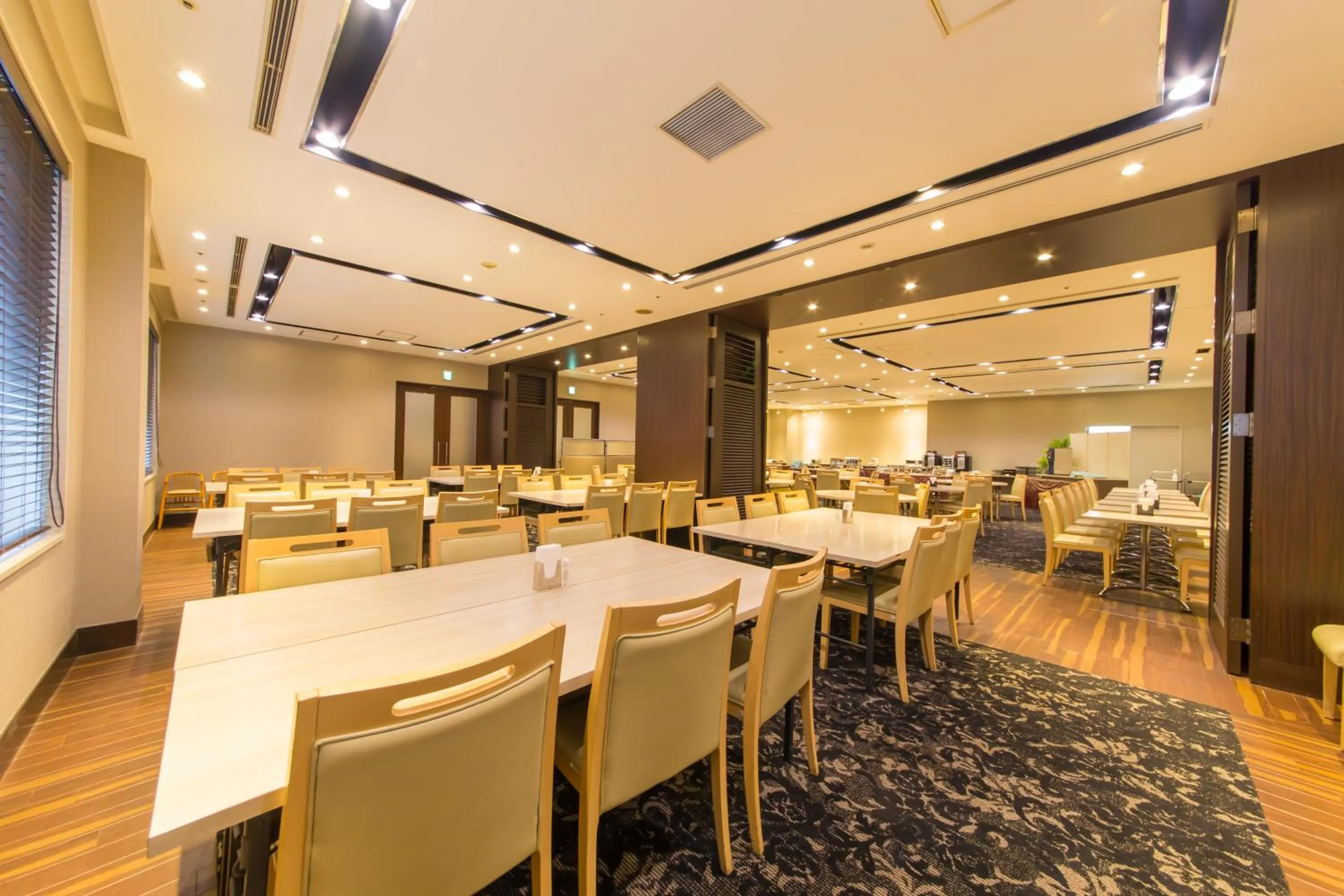 Restaurant/places to eat in Hotel IL Cuore Namba