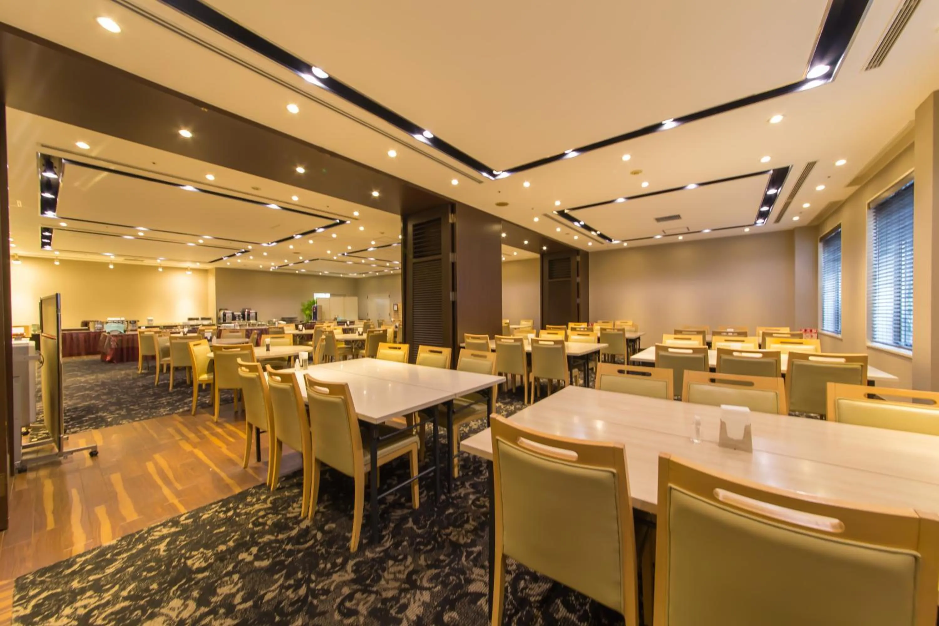 Restaurant/places to eat in Hotel IL Cuore Namba