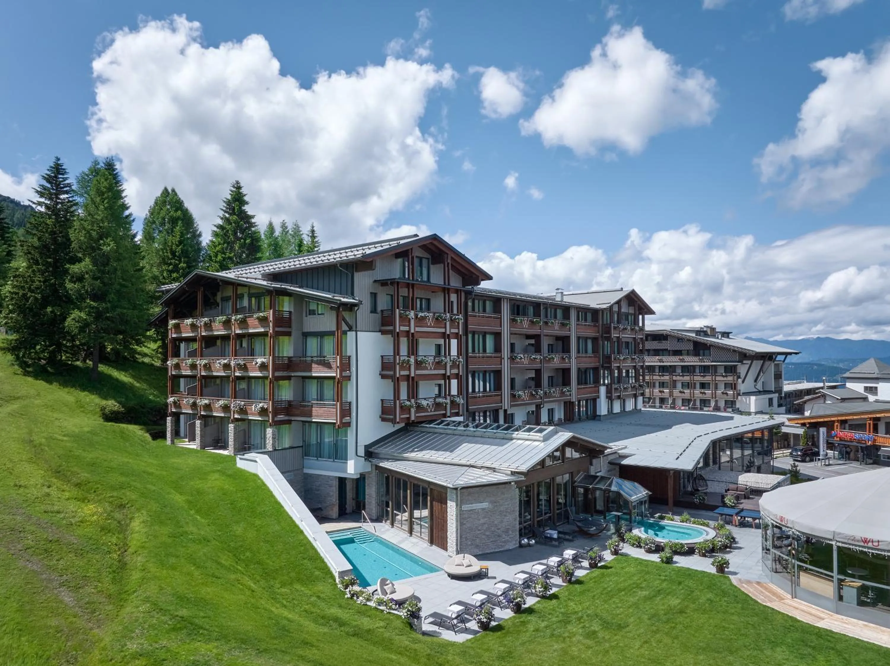 Property building in Hotel Wulfenia 4S - Adults Only