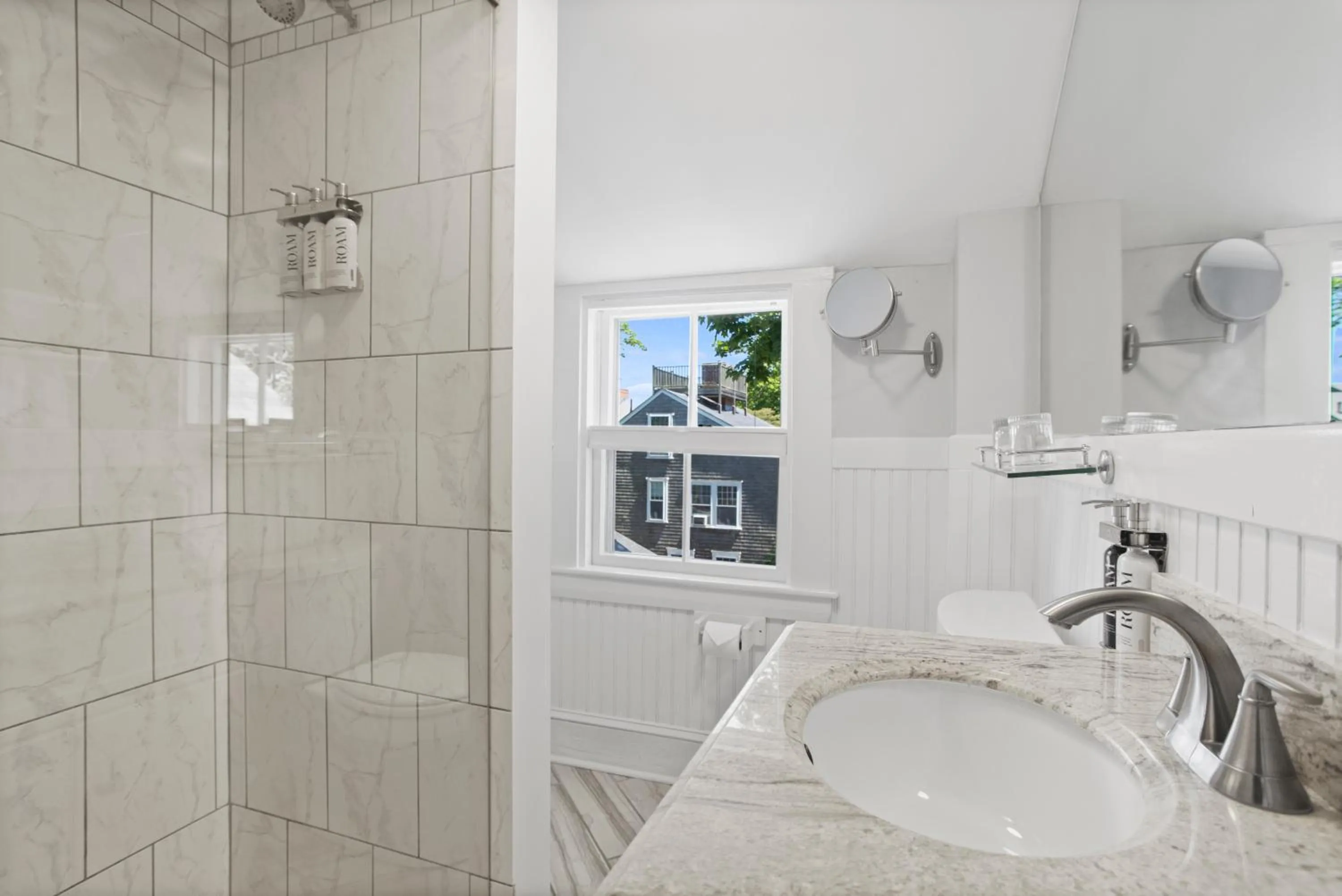Bathroom in Carlisle House Inn