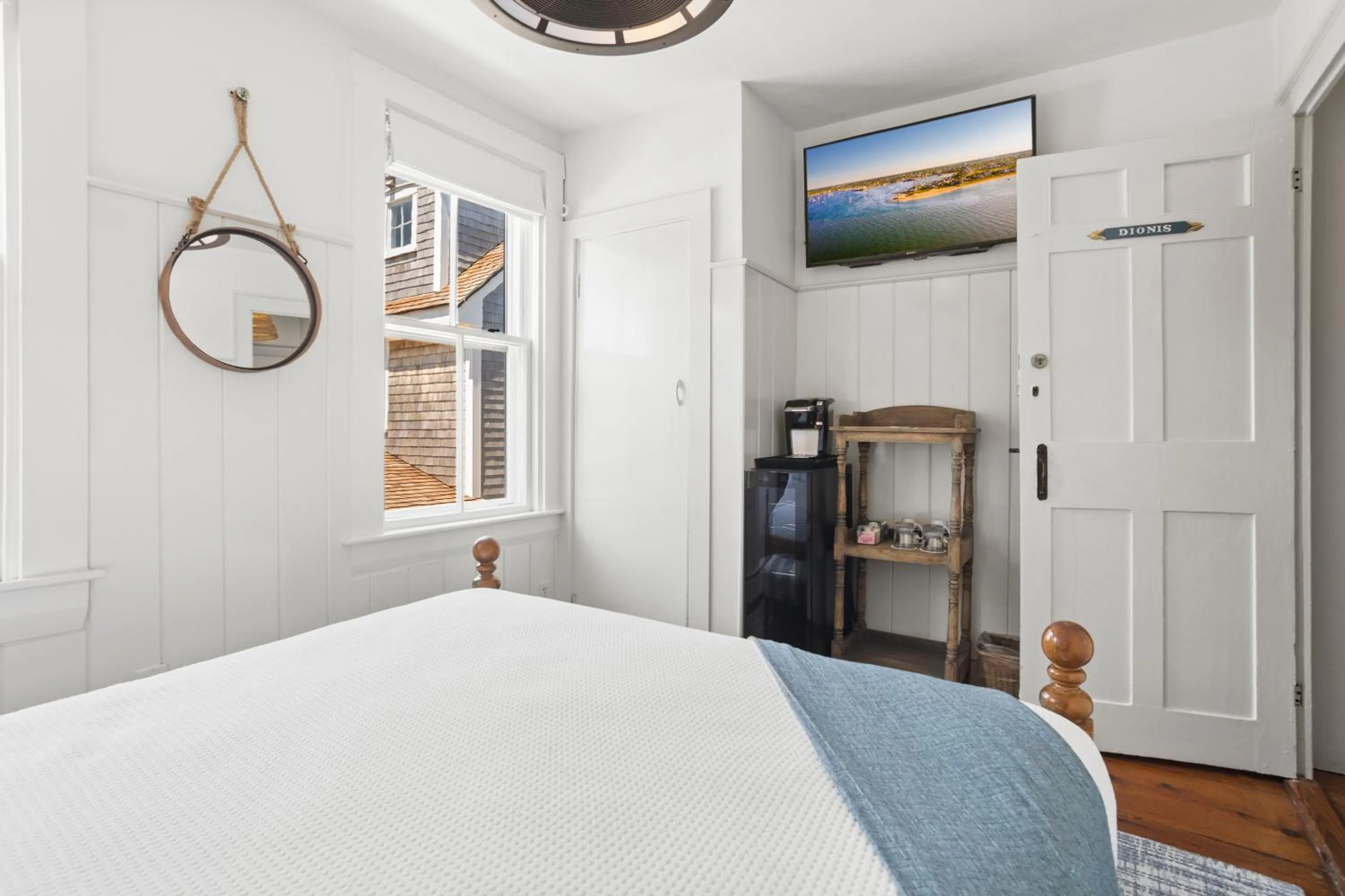 Coffee/tea facilities, Bed in Carlisle House Inn