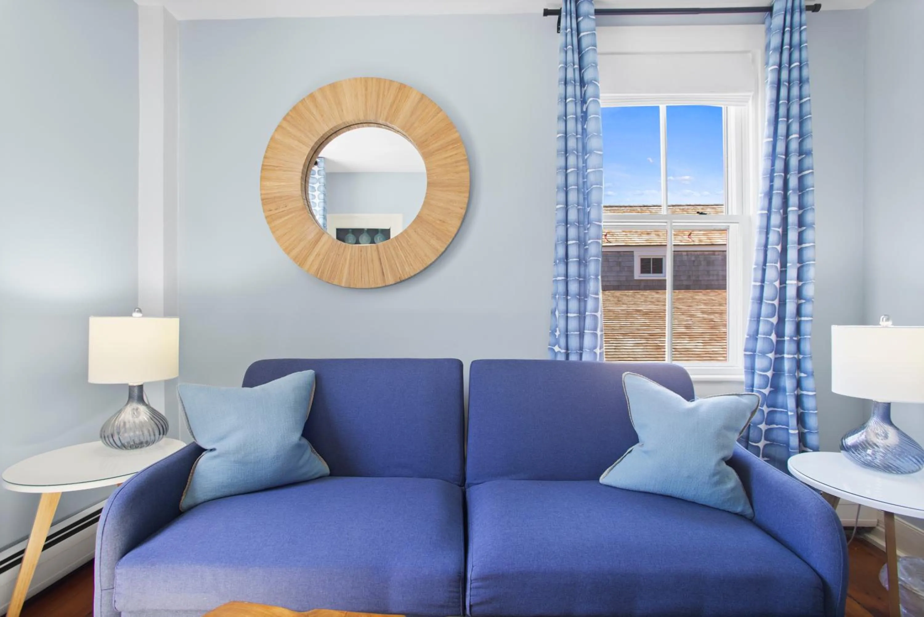 Seating area in Carlisle House Inn