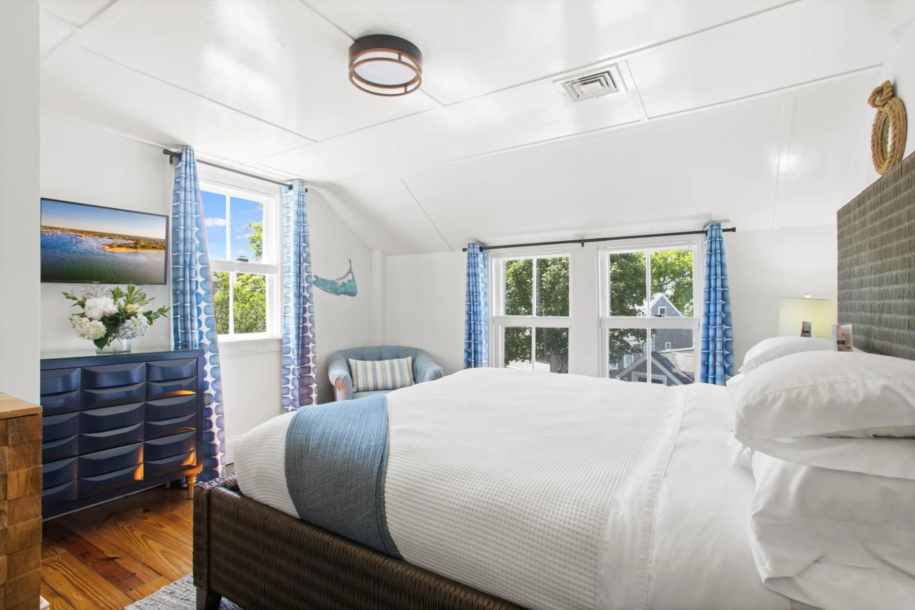 Bedroom, Bed in Carlisle House Inn