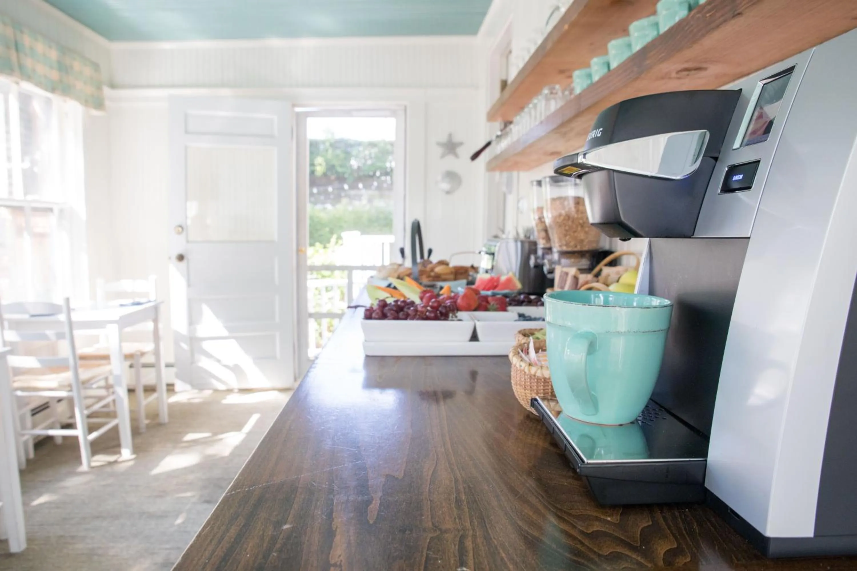 Restaurant/places to eat in Carlisle House Inn