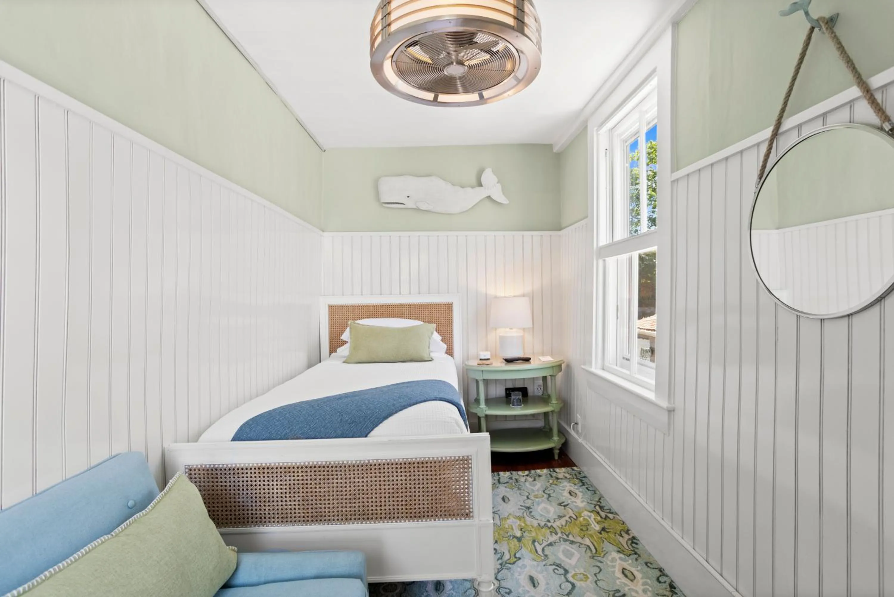 Photo of the whole room, Bed in Carlisle House Inn