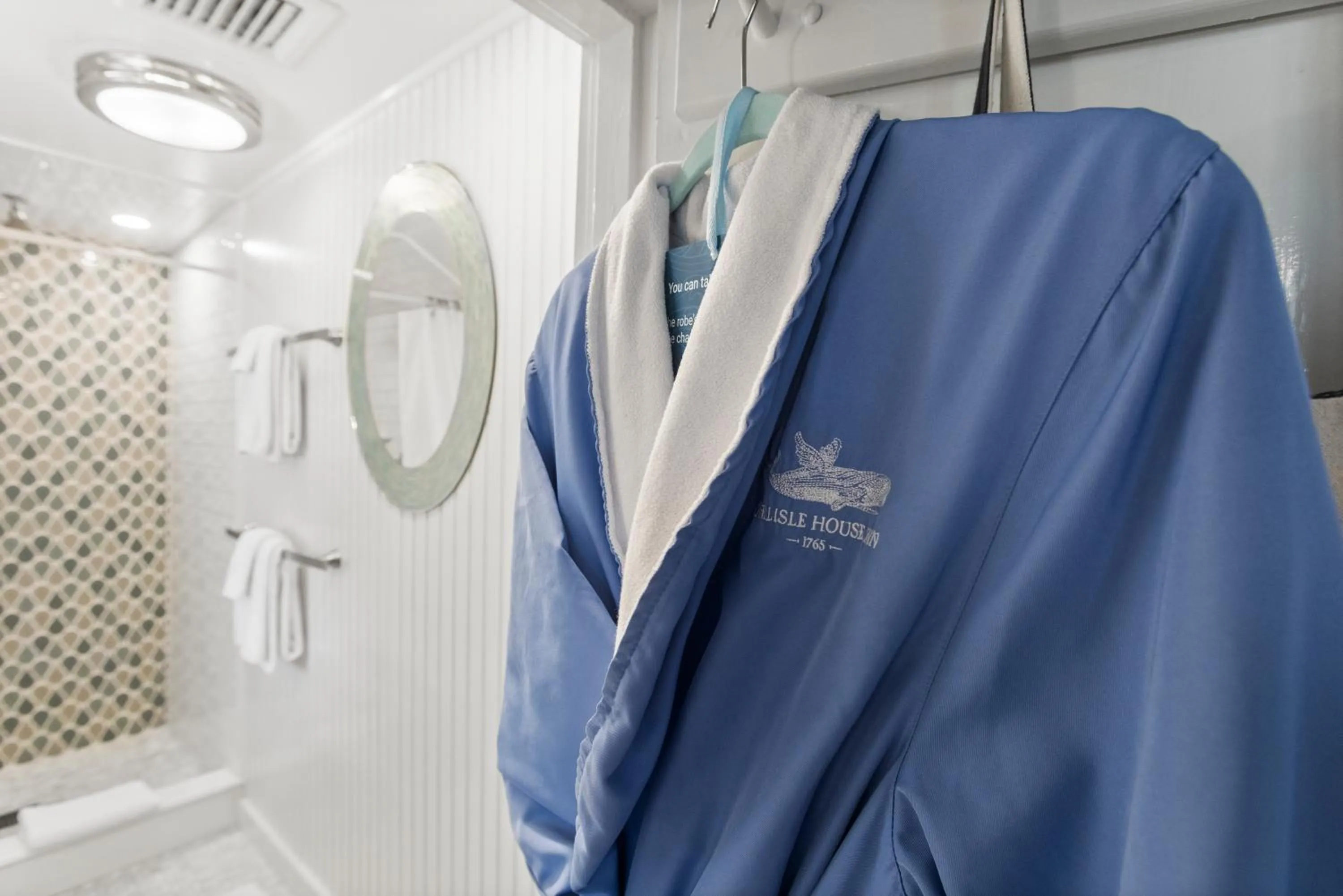 Shower in Carlisle House Inn