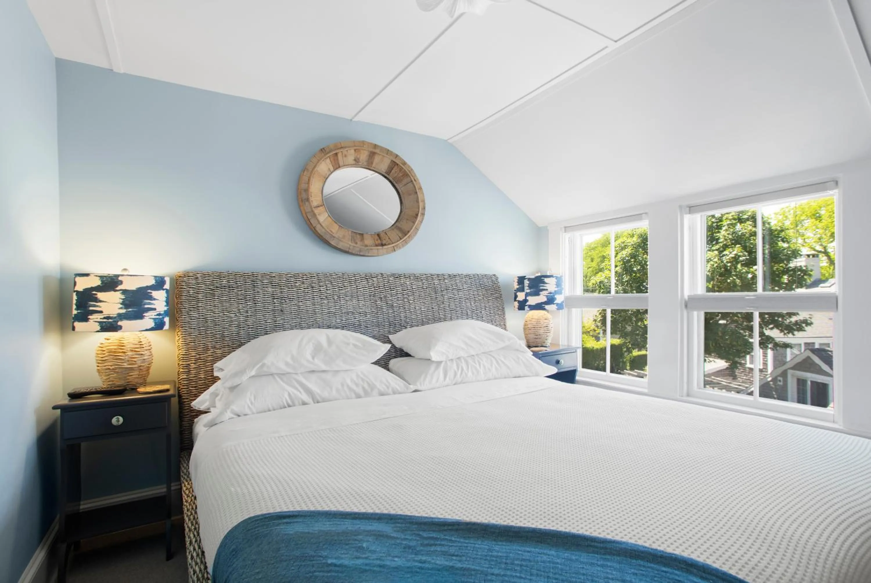 Bedroom, Bed in Carlisle House Inn