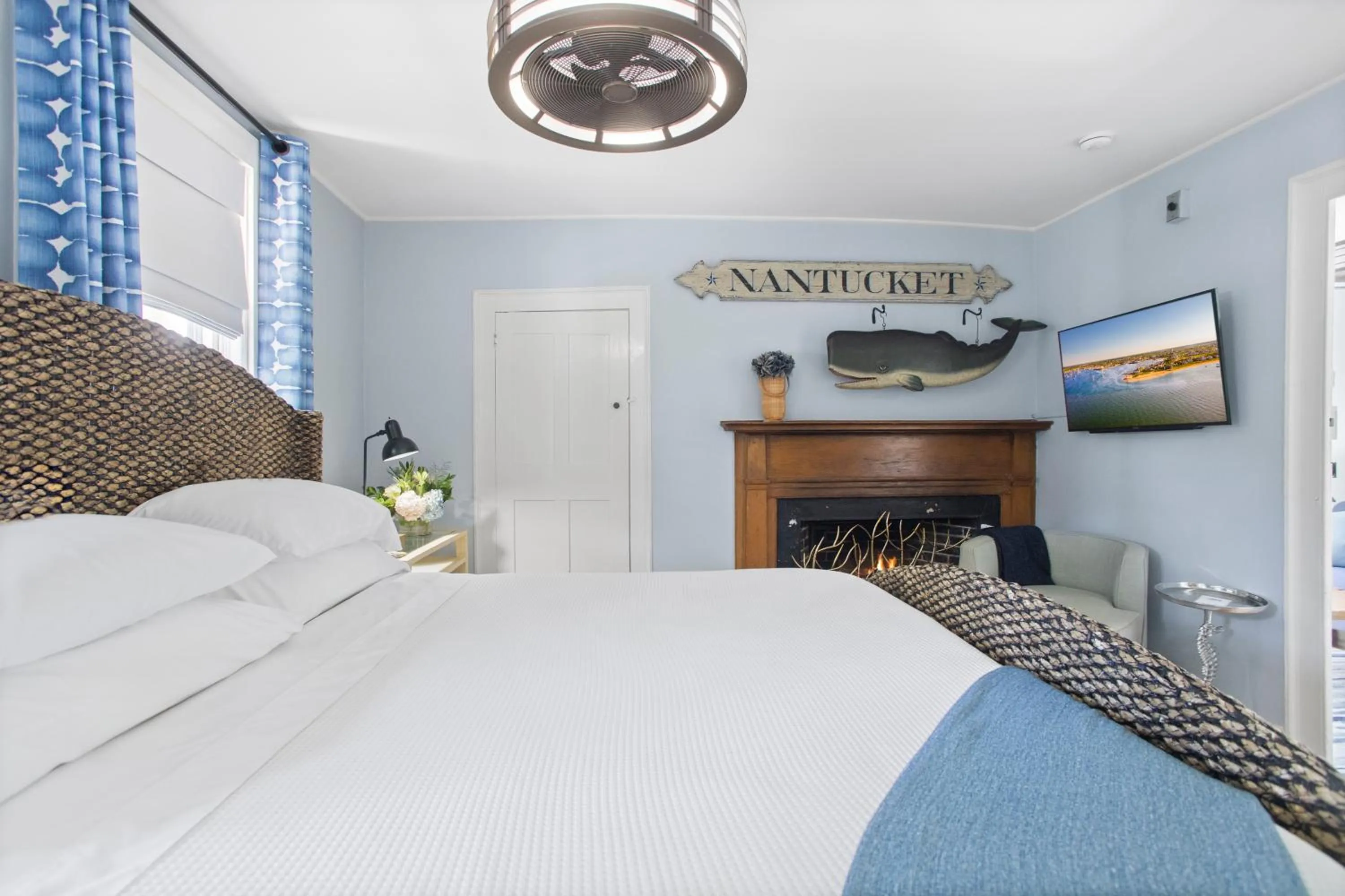 Bedroom, Bed in Carlisle House Inn