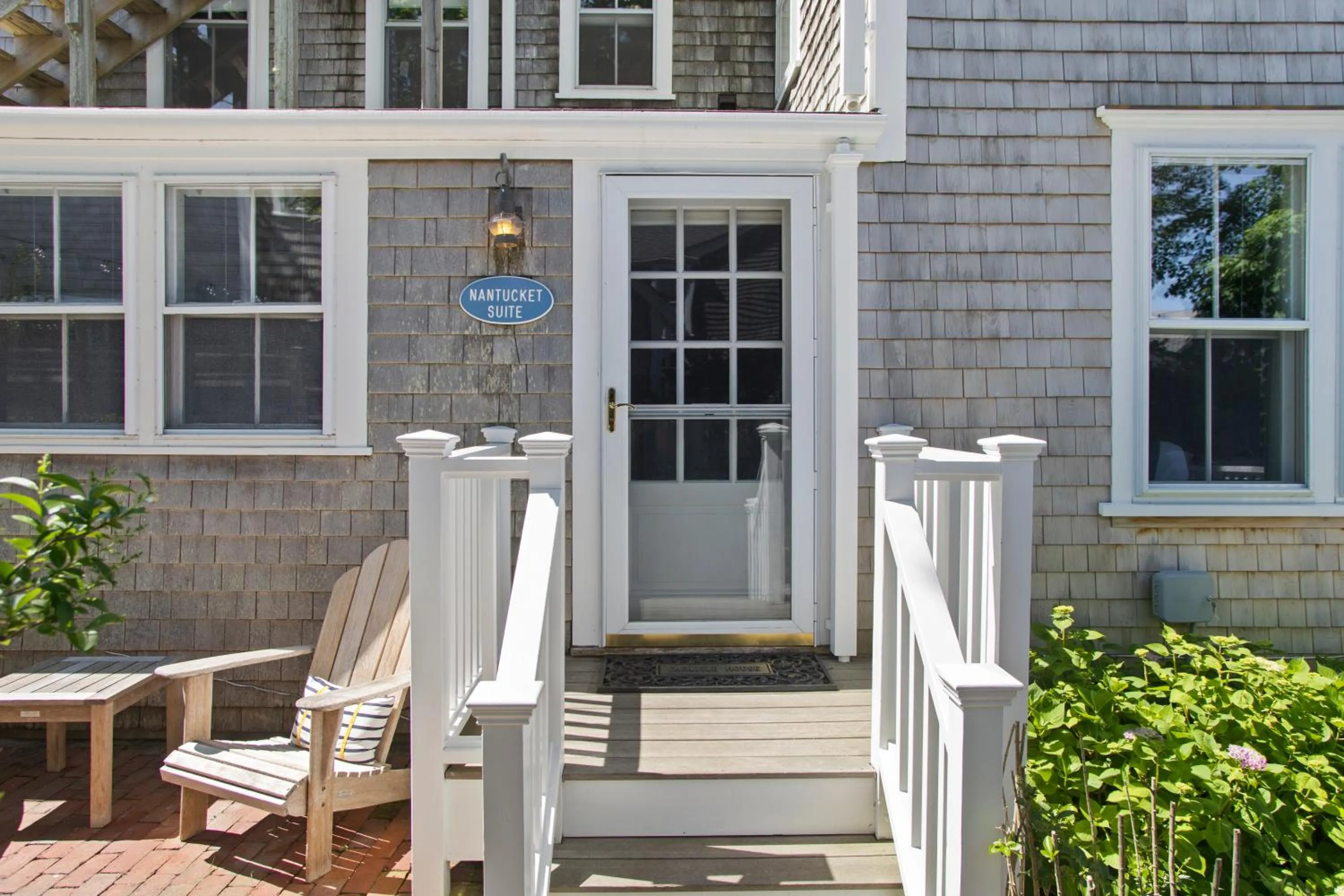 Patio in Carlisle House Inn