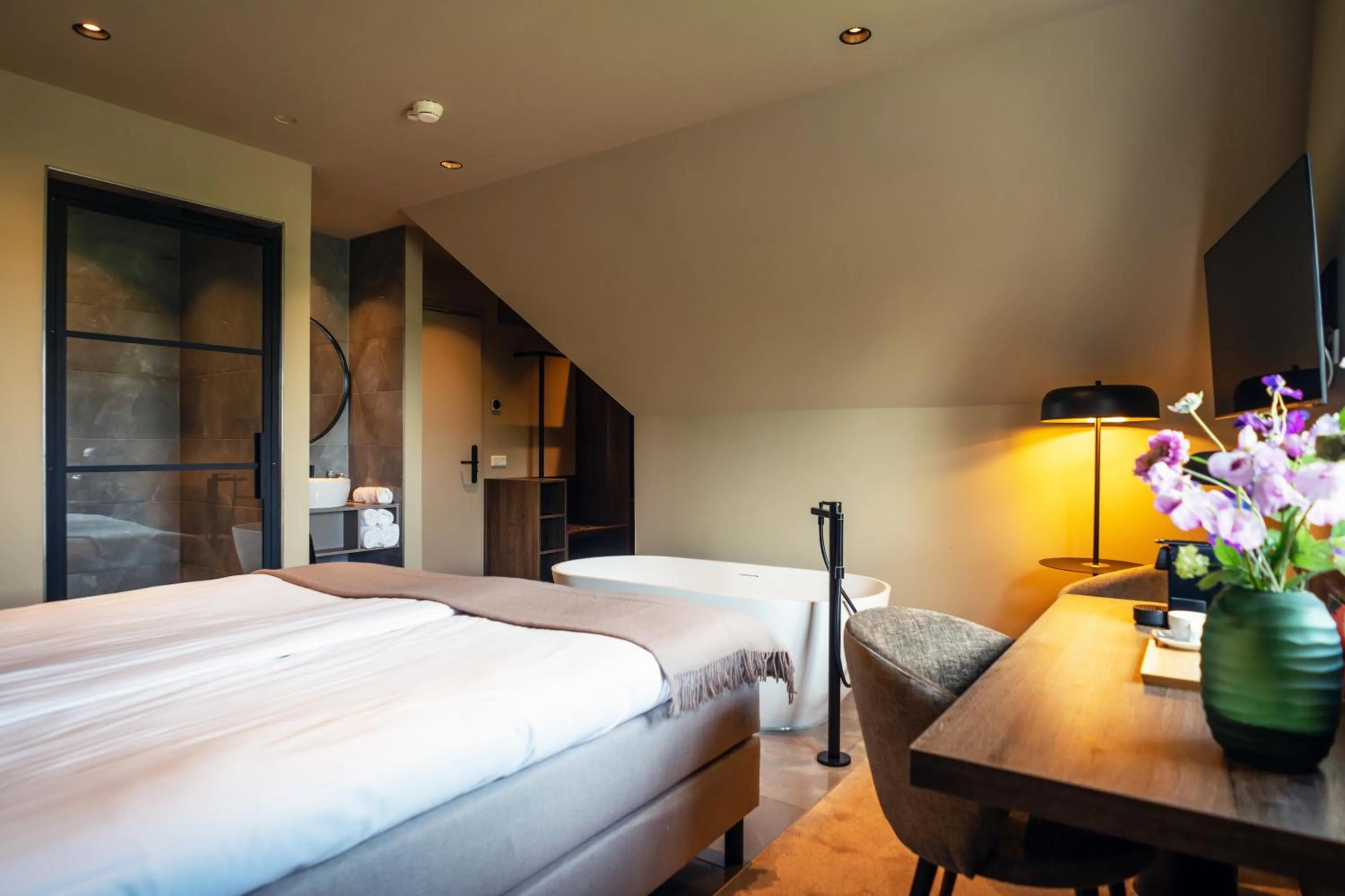 Photo of the whole room, Bed in Prins Hendrik Texel