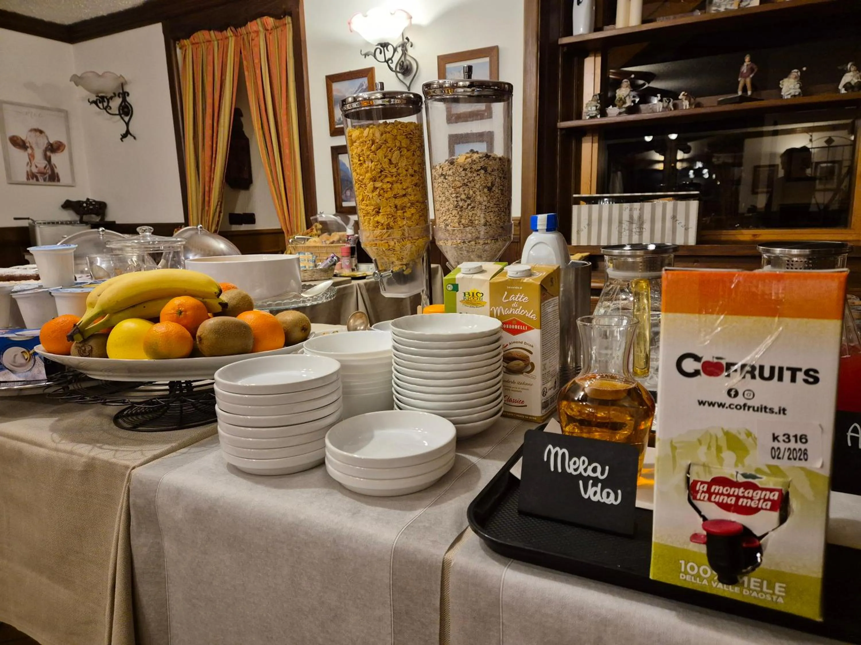 Breakfast in Hotel Dente Del Gigante