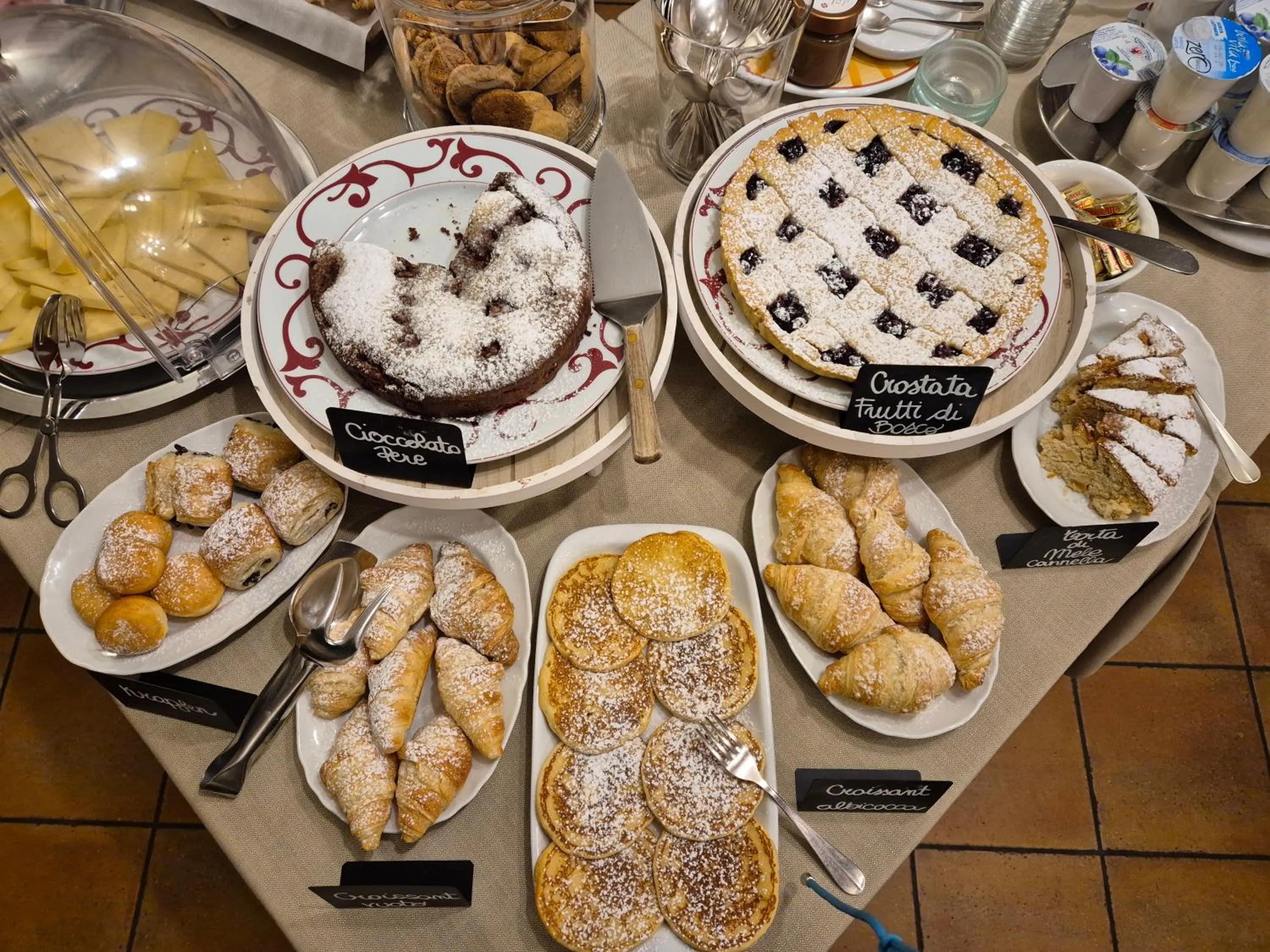 Breakfast in Hotel Dente Del Gigante