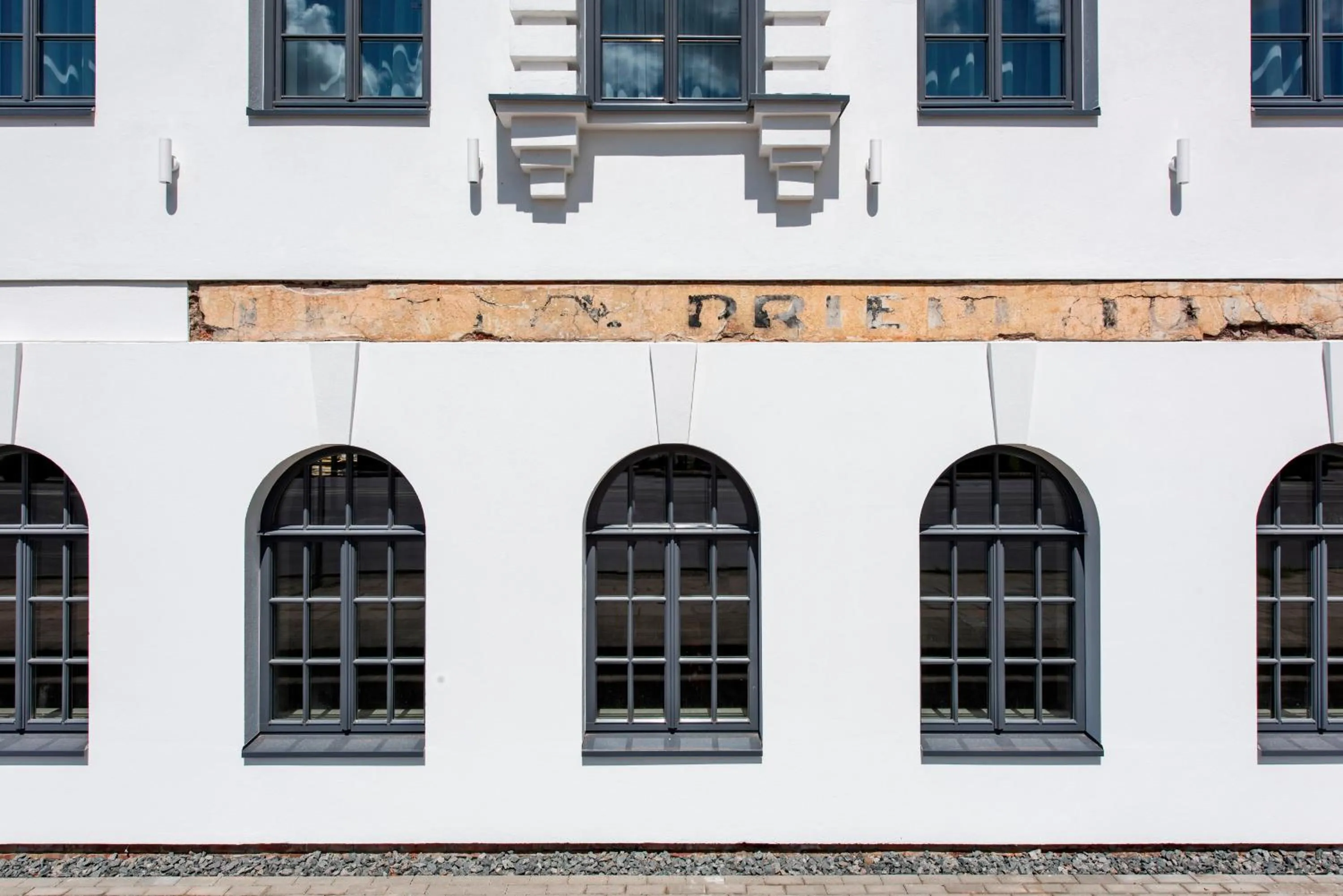 Decorative detail in Piano Apartments