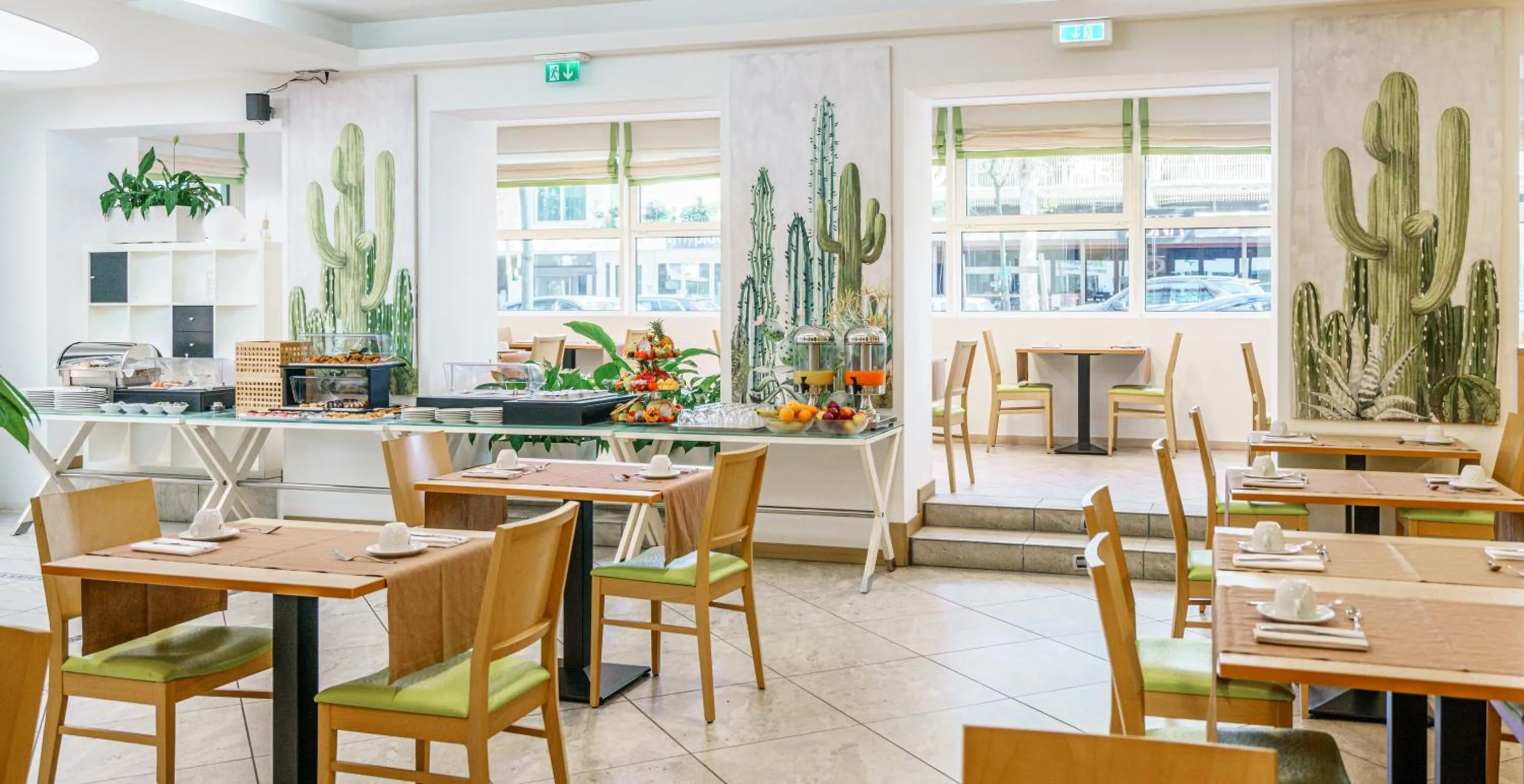 Restaurant/places to eat in Hotel Lampara