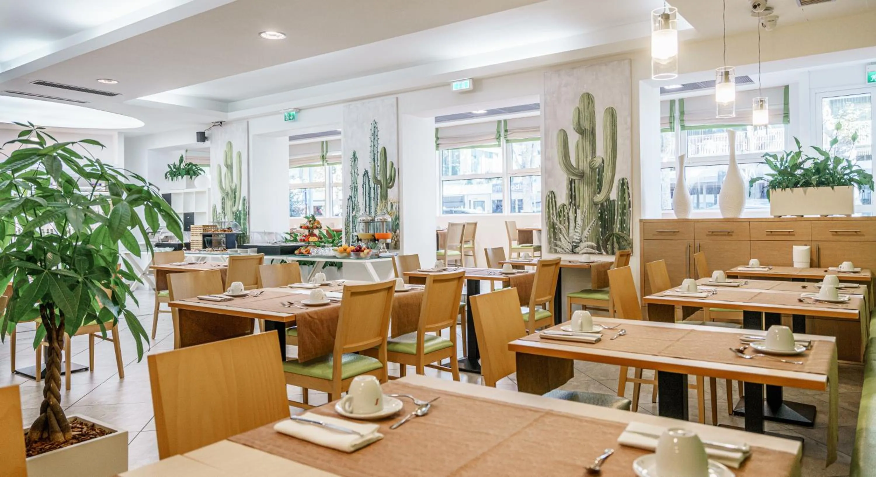 Restaurant/places to eat in Hotel Lampara