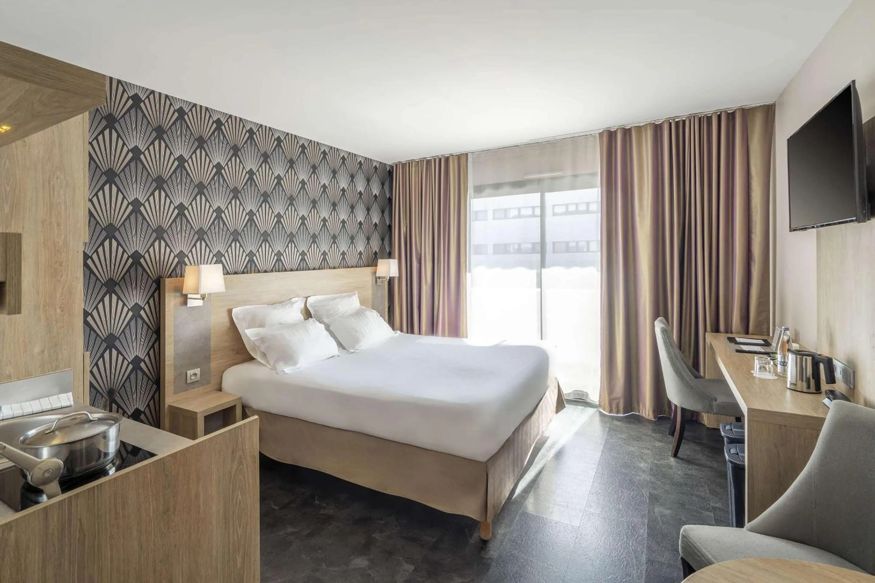 Bedroom, Bed in Best Western Les Aureliades Saint Nazaire