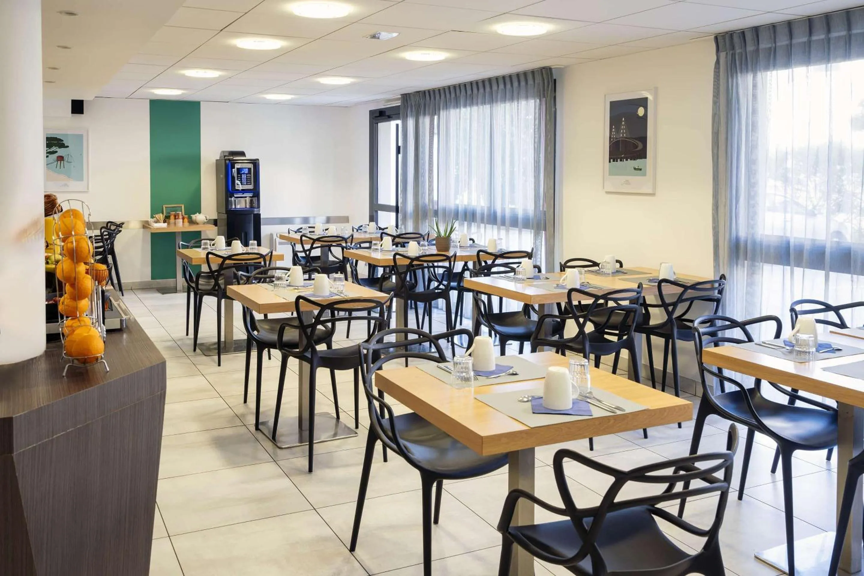 Breakfast in Best Western Les Aureliades Saint Nazaire