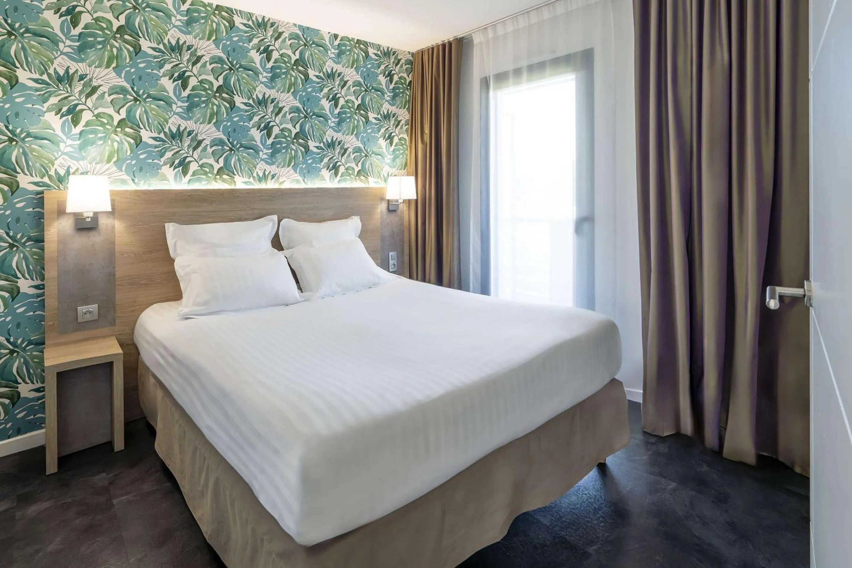 Bedroom, Bed in Best Western Les Aureliades Saint Nazaire