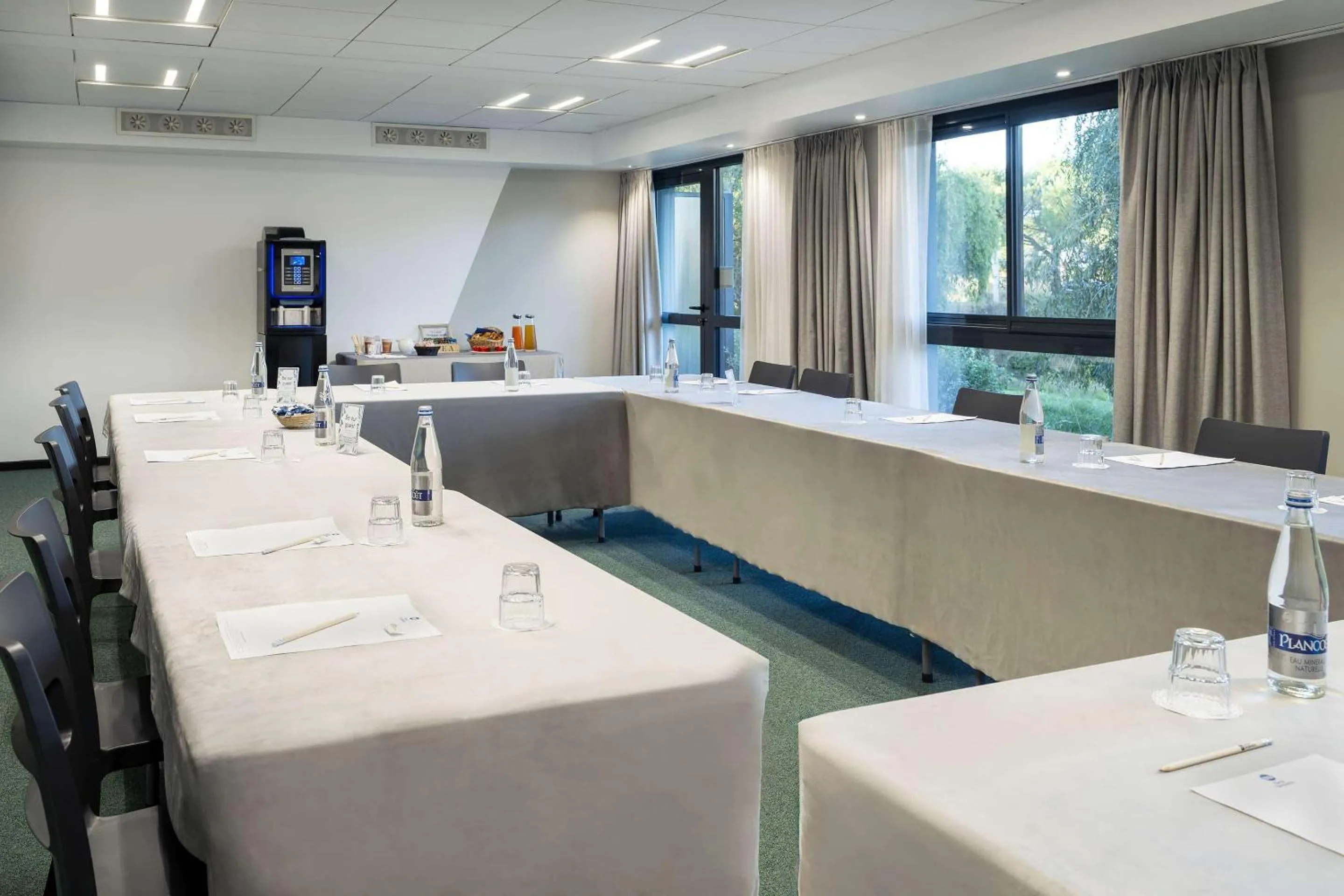 Meeting/conference room in Best Western Les Aureliades Saint Nazaire