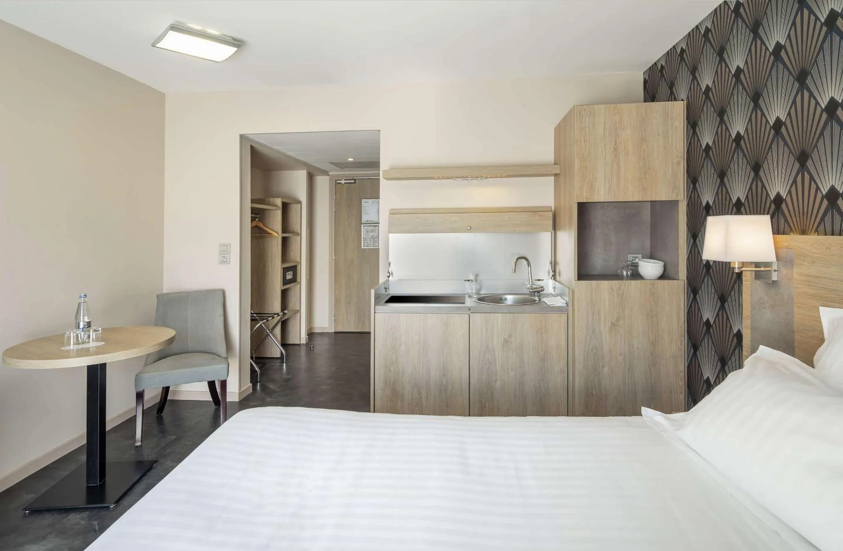 Bedroom, Bed in Best Western Les Aureliades Saint Nazaire