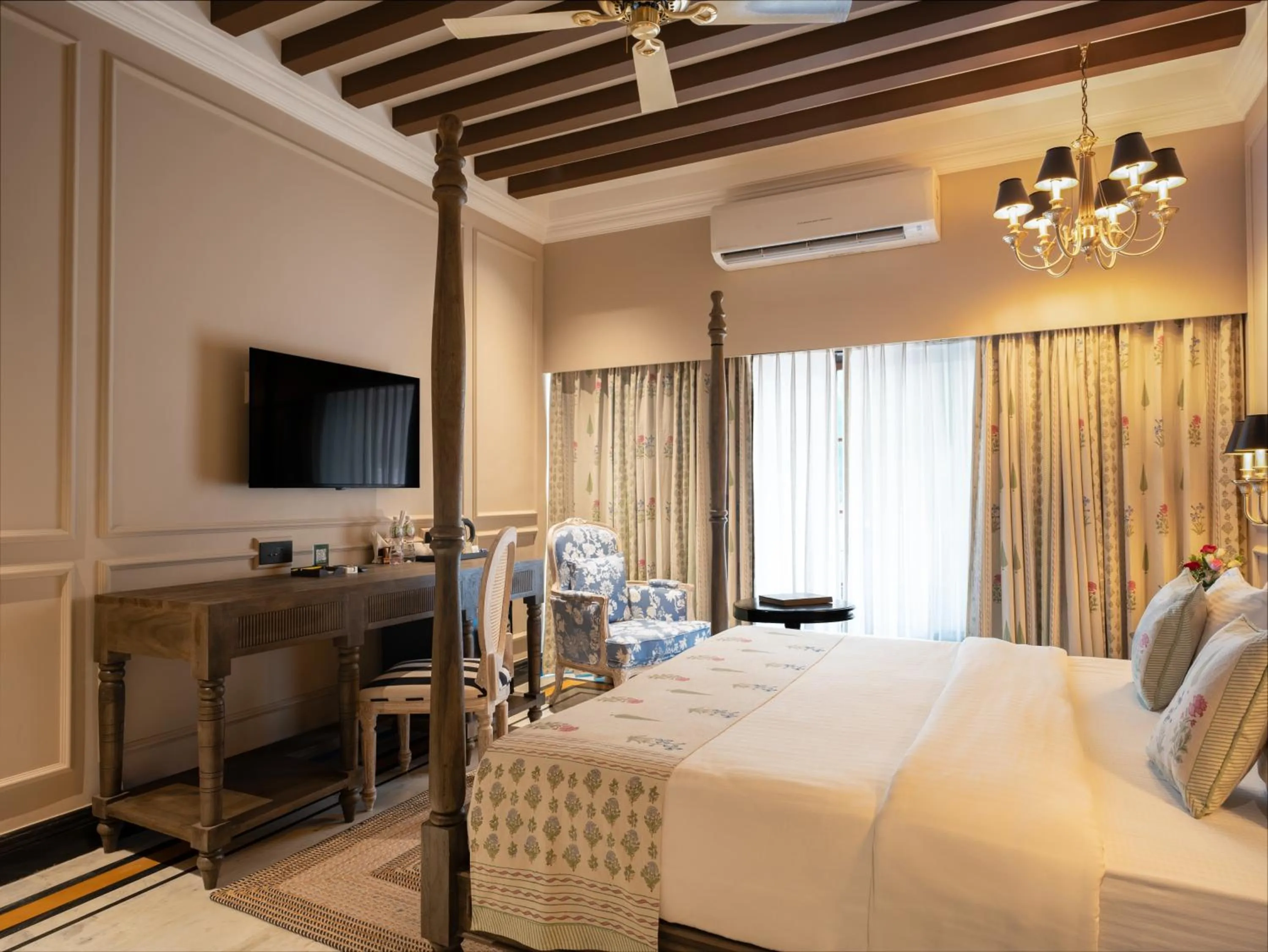 Bed in Panna Vilas - A Lake Facing Boutique Hotel