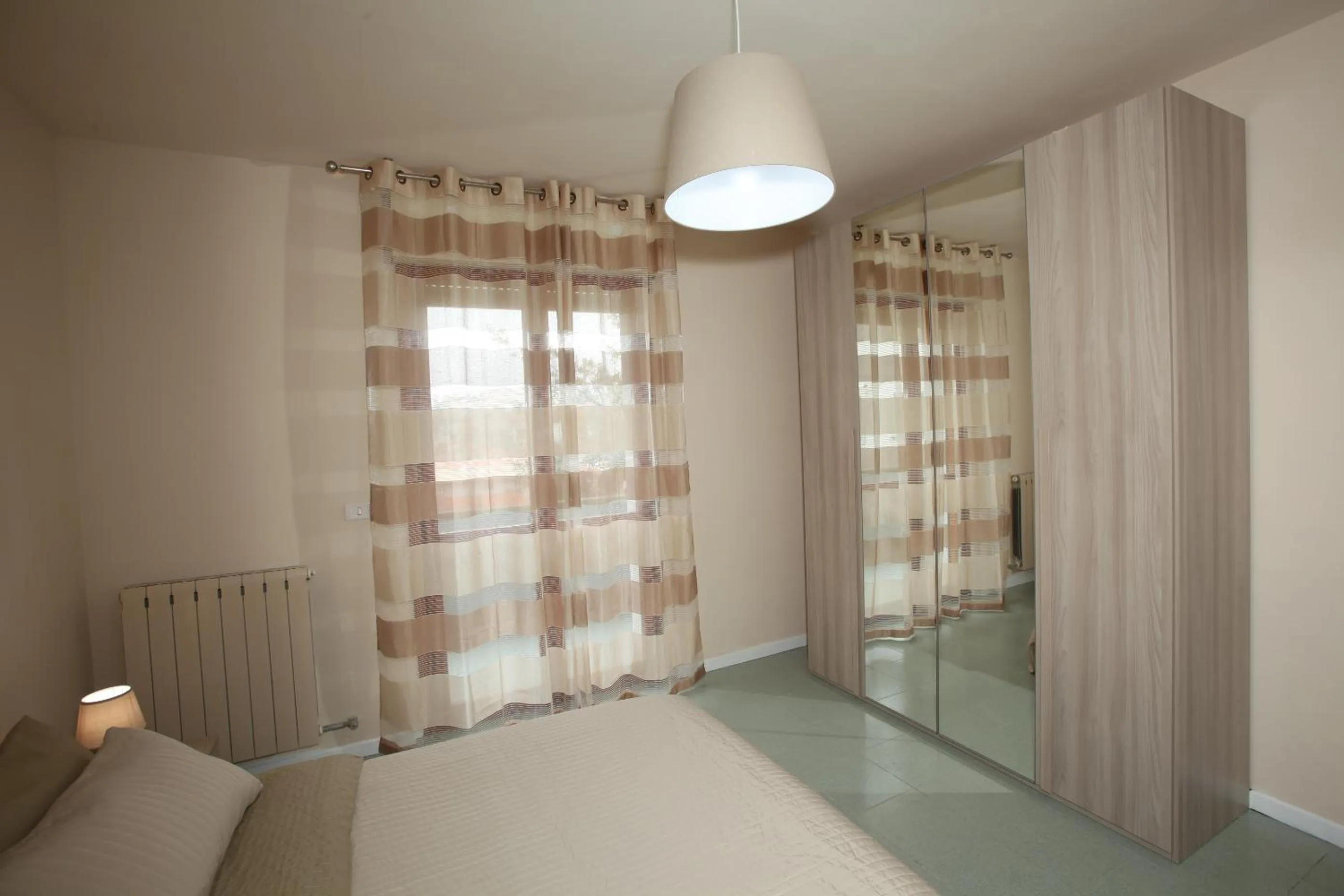 Photo of the whole room, Bed in Residence "Canta"