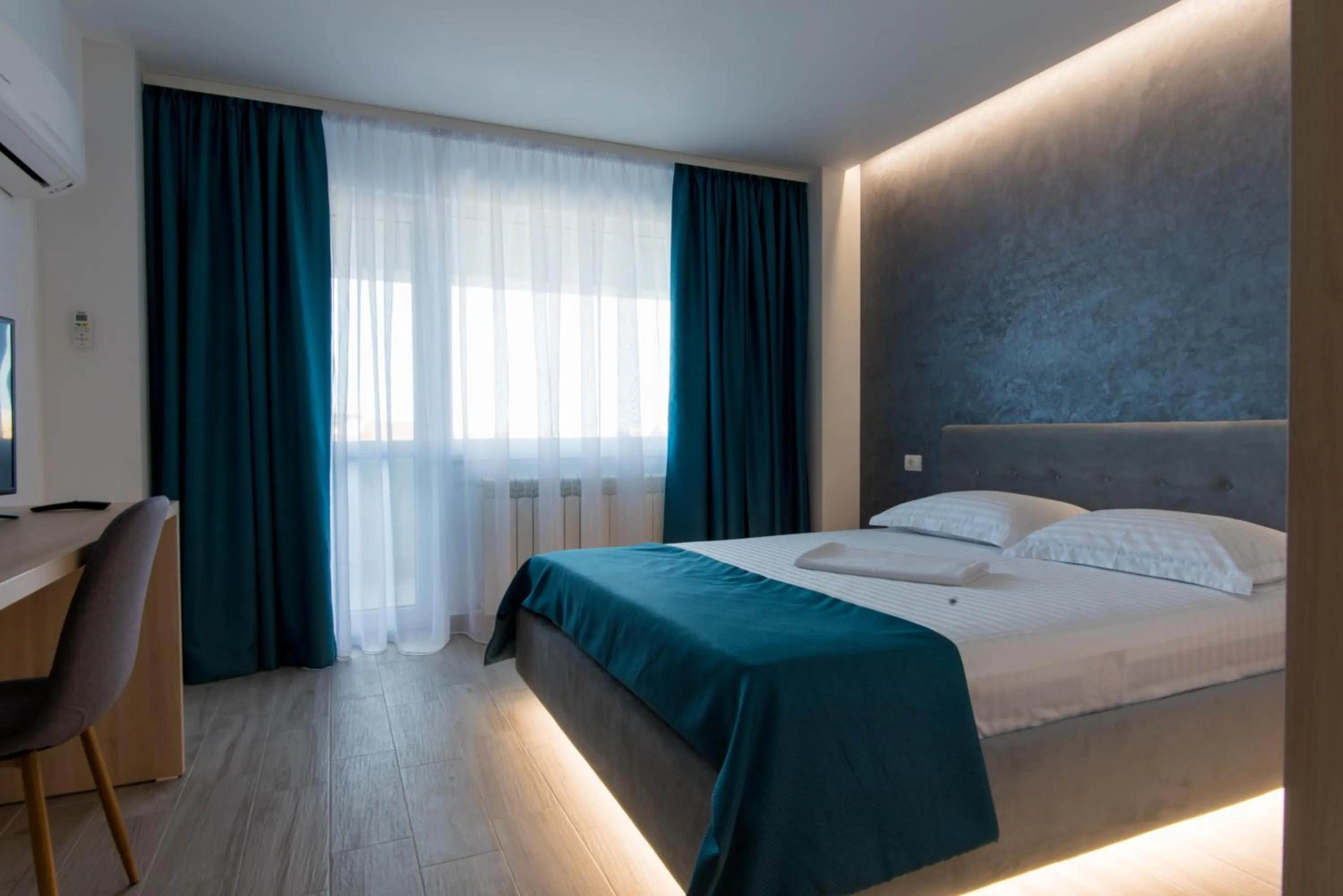 Bed in Turquoise Boutique