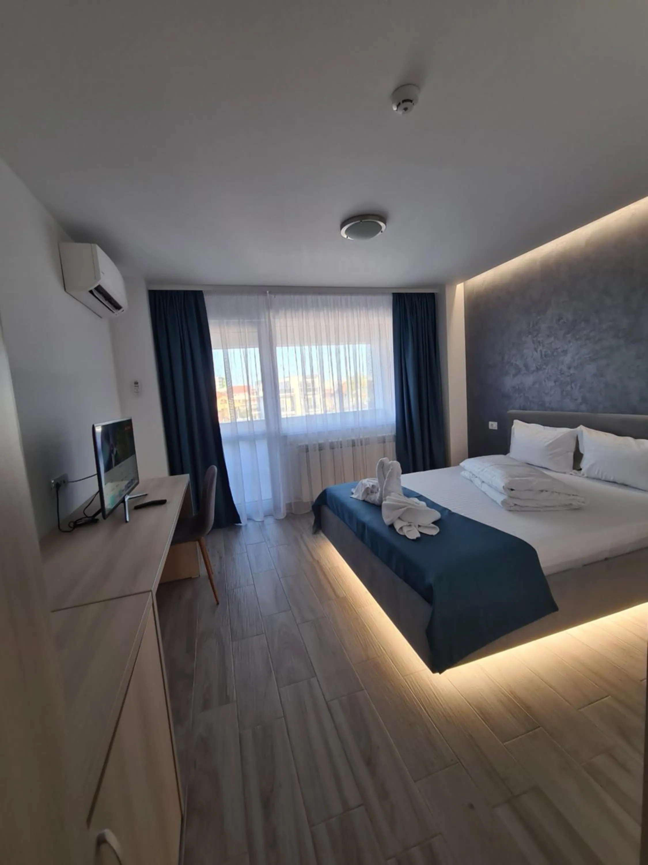 Bed in Turquoise Boutique