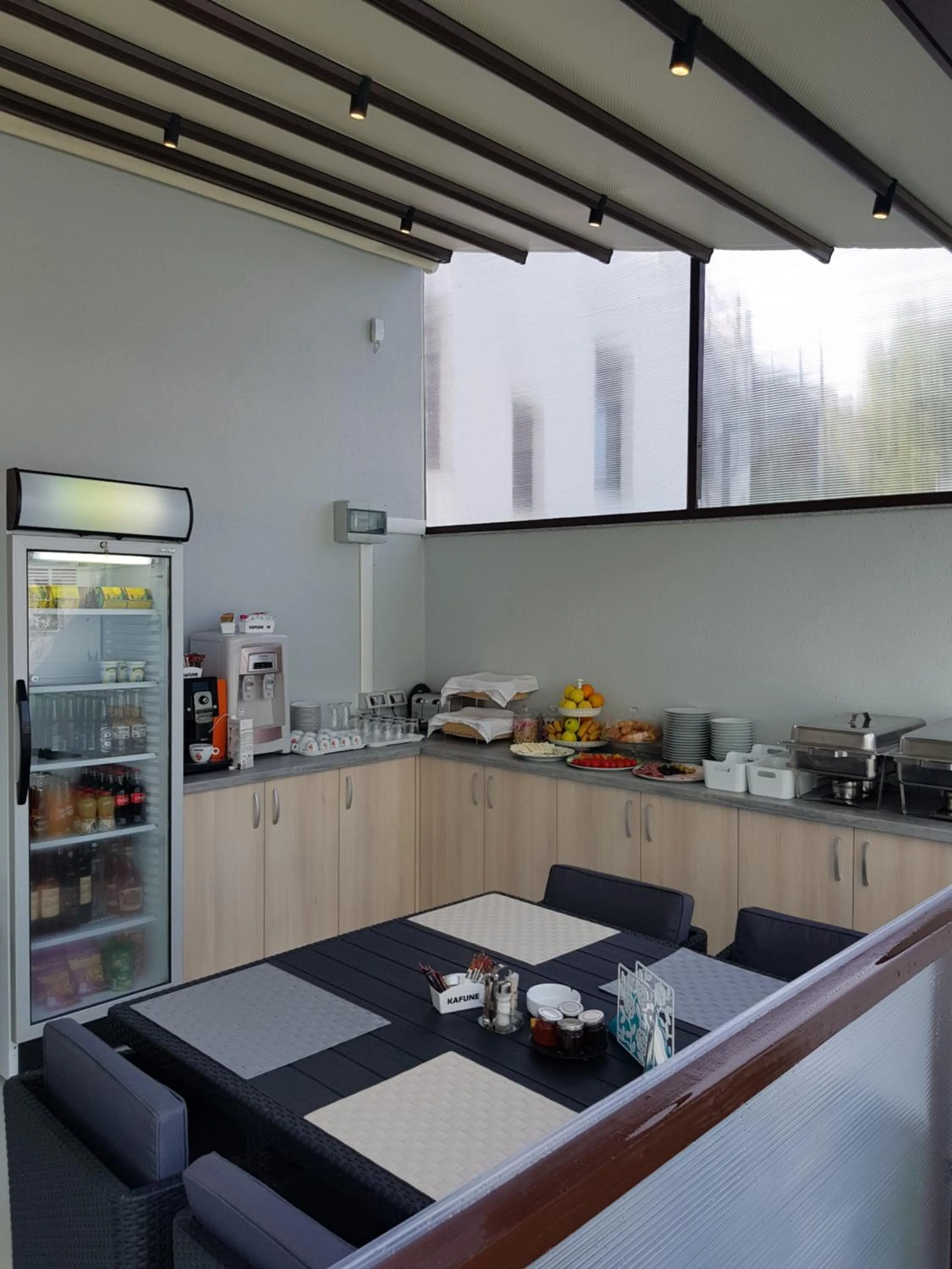 Breakfast in Turquoise Boutique