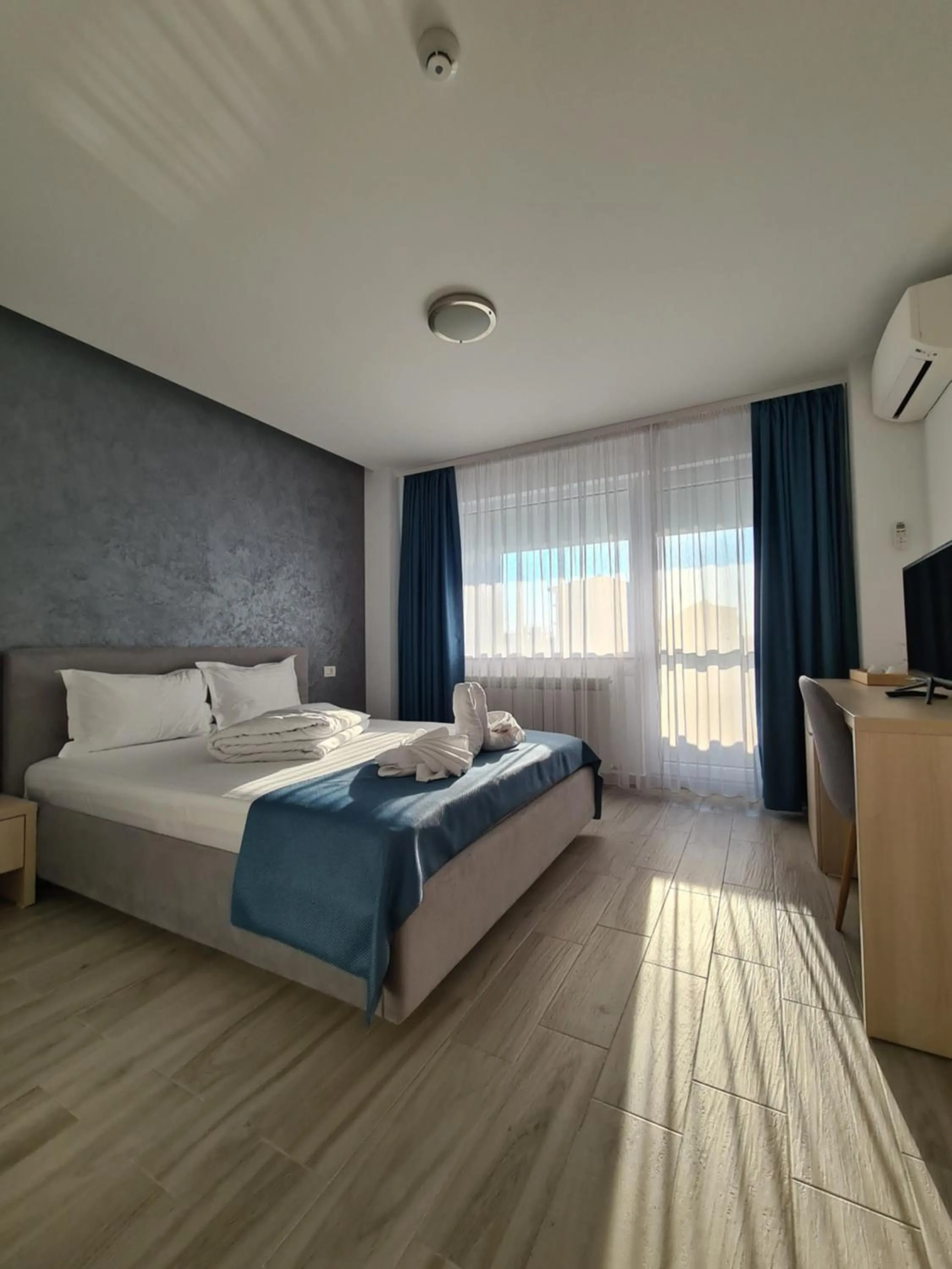 Bed in Turquoise Boutique