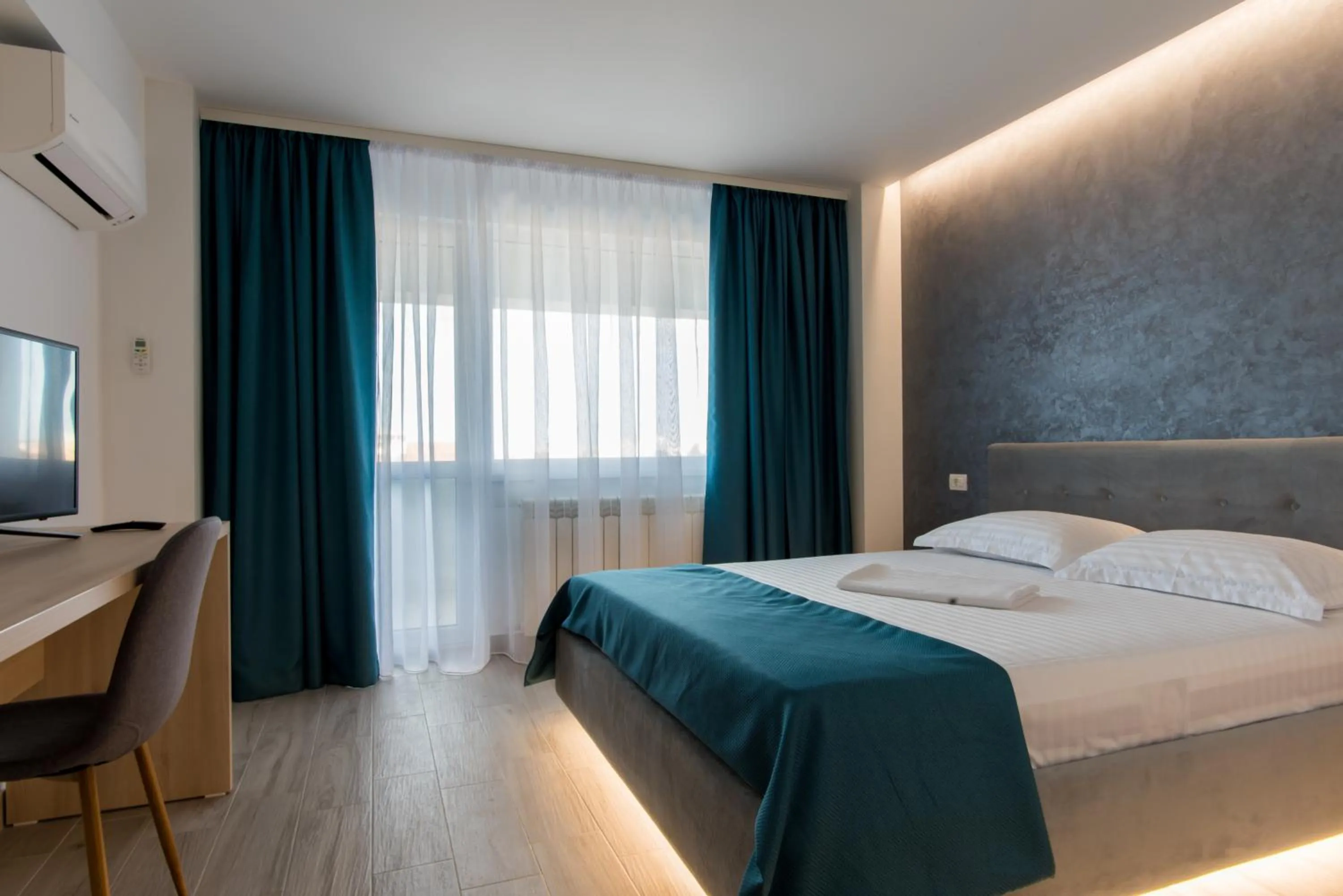 Bed in Turquoise Boutique