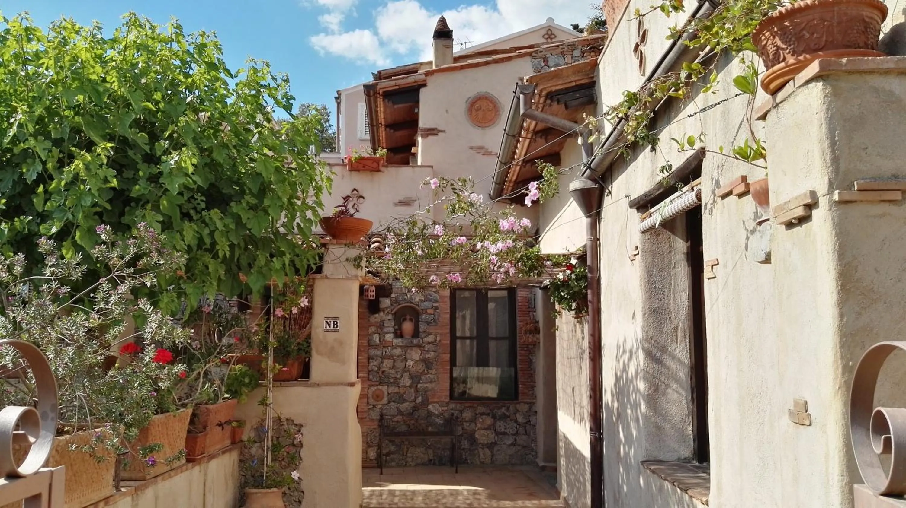 Facade/entrance in B&B La Torretta